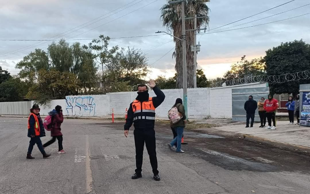 Agentes de vialidad de Torreón despliegan operativo por regreso a clases