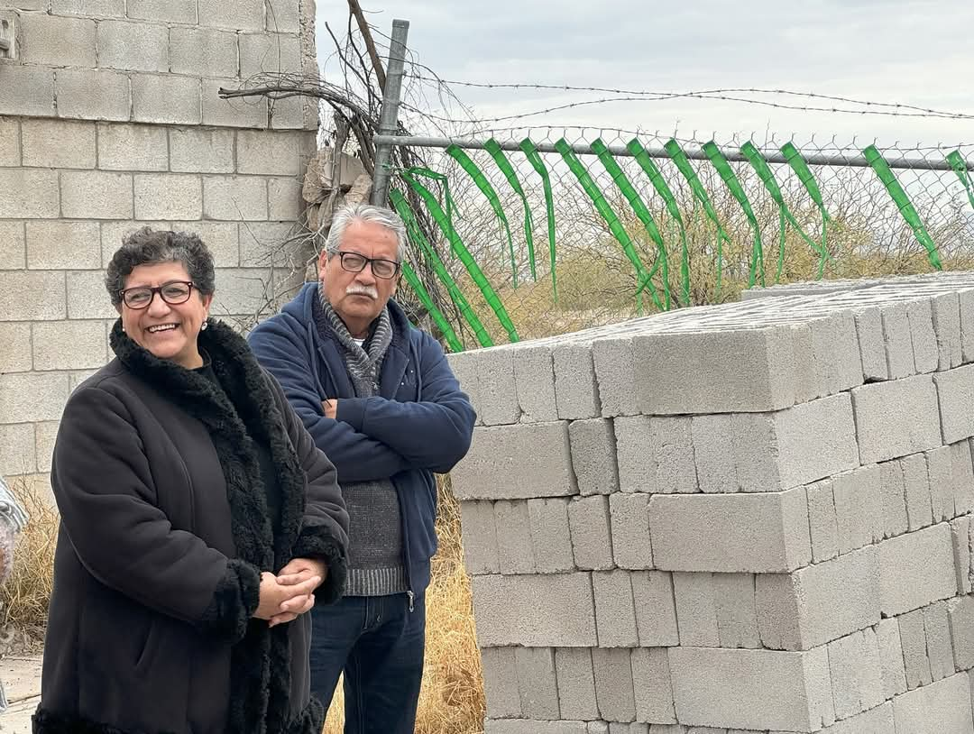 Entrega Torreón material de construcción para fortalecer la seguridad de vecinos del Fraccionamiento Lagos