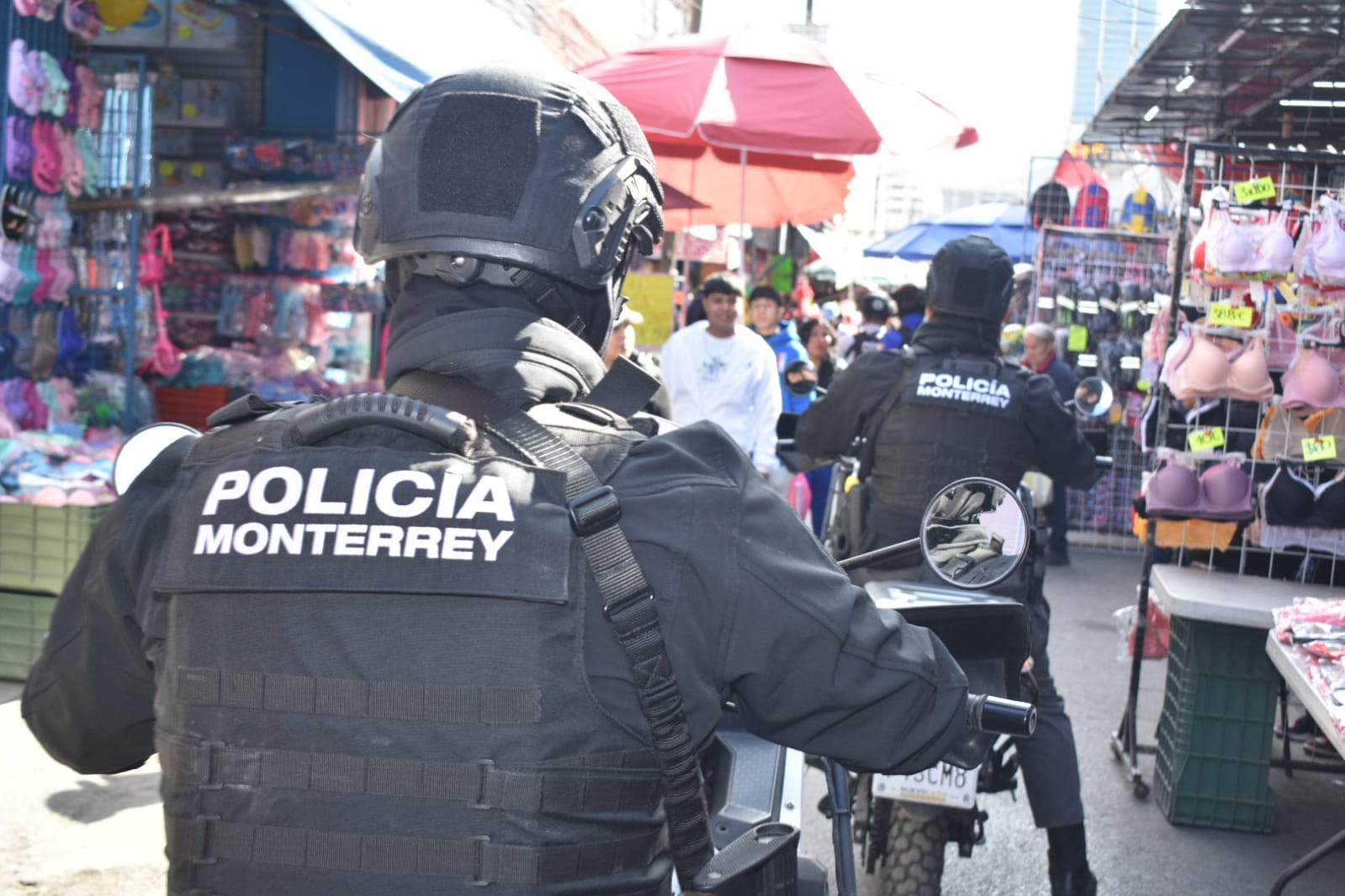 Detiene Policía de Monterrey a menor con mariguana en Colegio Civil