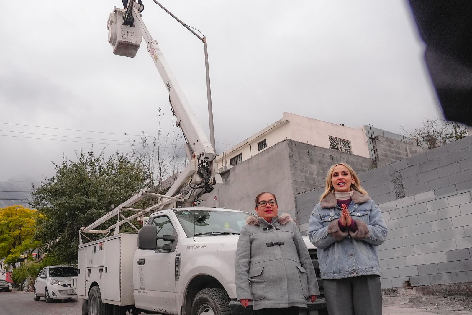 Reparan dos mil 714 luminarias de alumbrado público en Santa Catarina