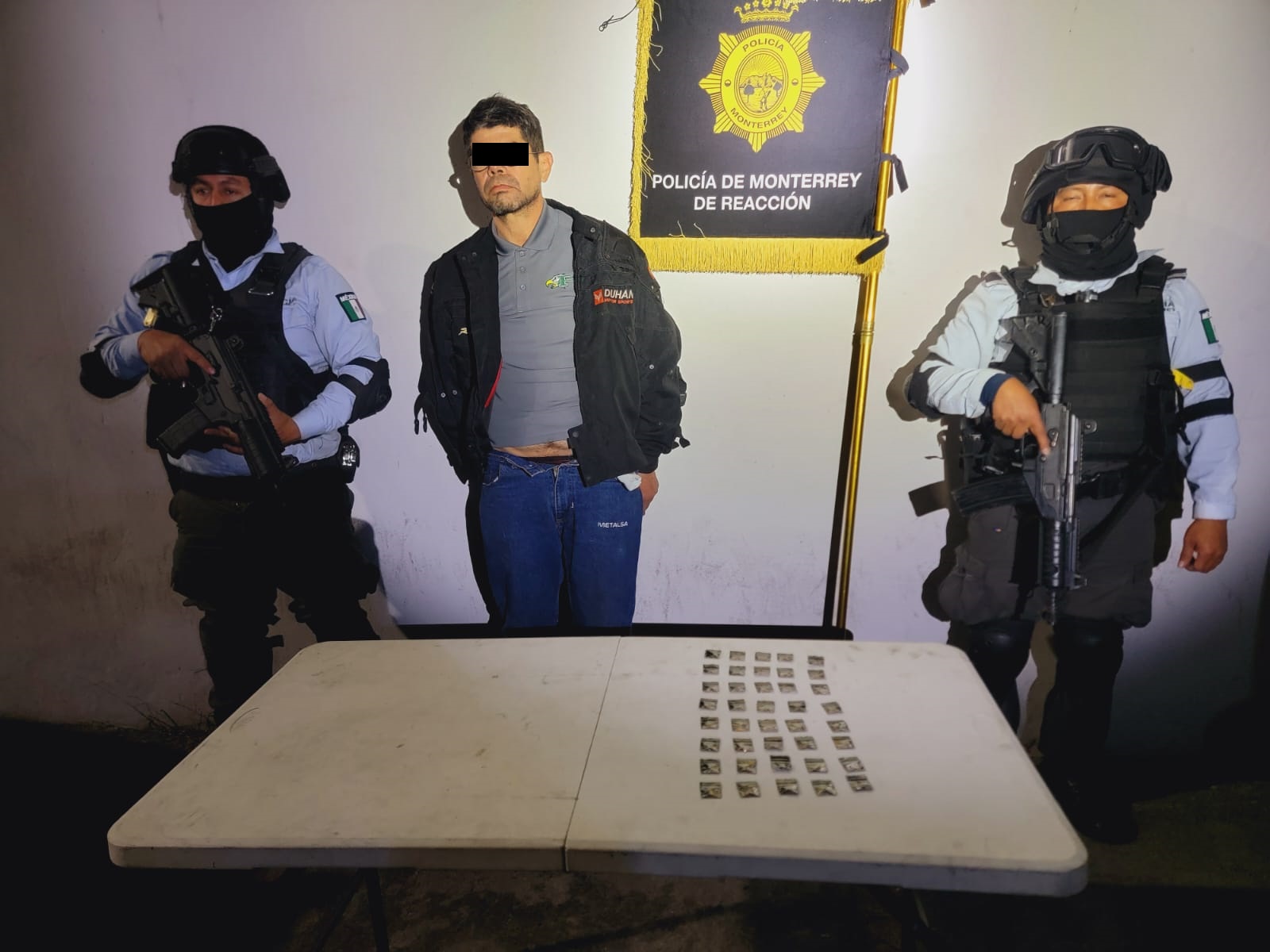 Detiene Policía de Monterrey con 40 dosis de cristal