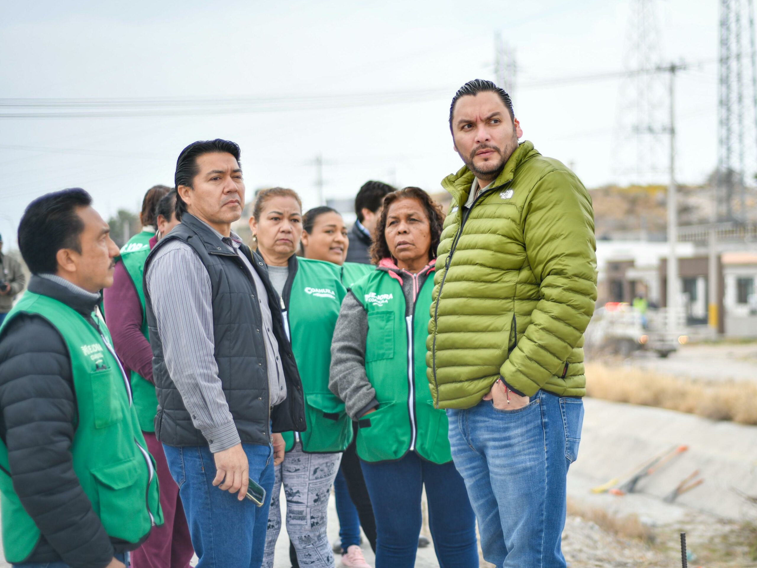 Carlos Villarreal supervisa los trabajos de limpieza urbana de la “Ola Monclovense”