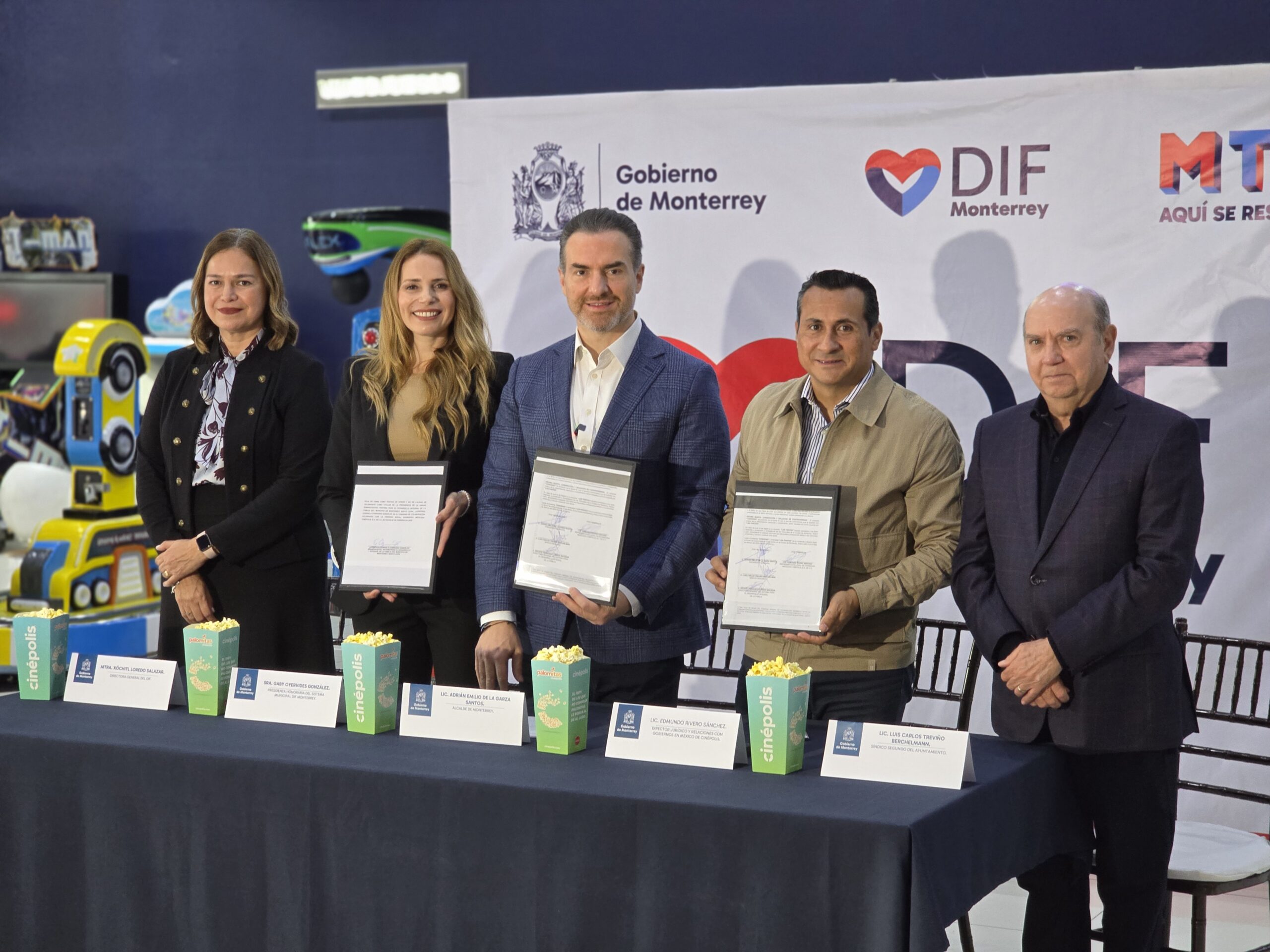 Firma DIF Monterrey Convenio de Colaboración con Cinépolis