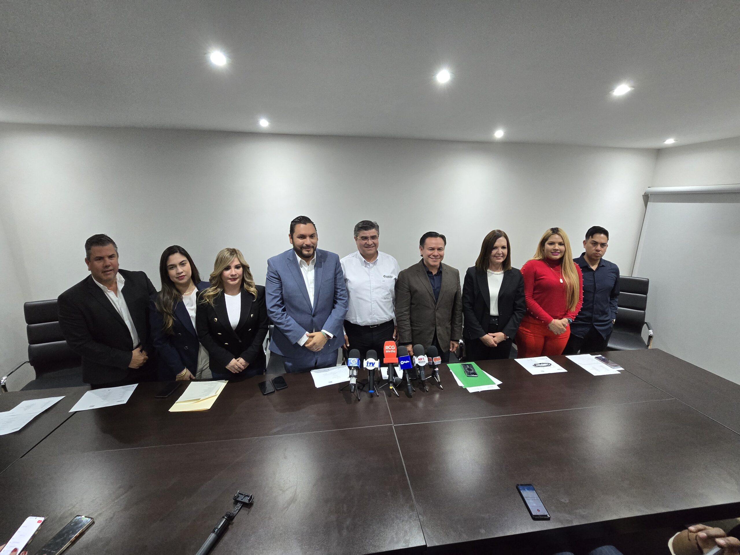 Anuncia Carlos Villarreal Feria del Empleo 2025 en Monclova