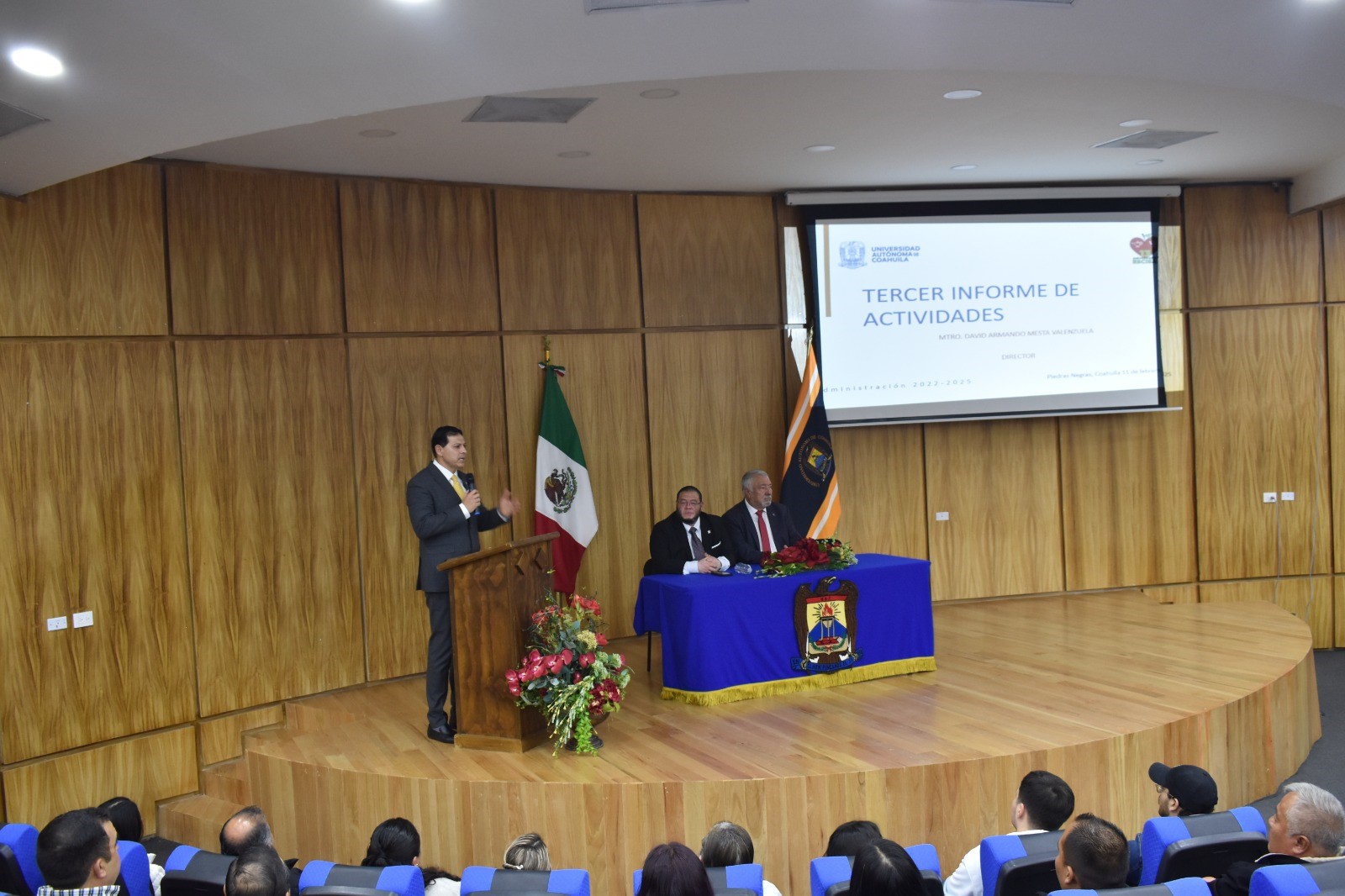 Asiste Octavio Pimentel, Rector de la UAdeC al Tercer Informe de Actividades del Director de la Escuela de Ciencias de la Salud de la Unidad Norte