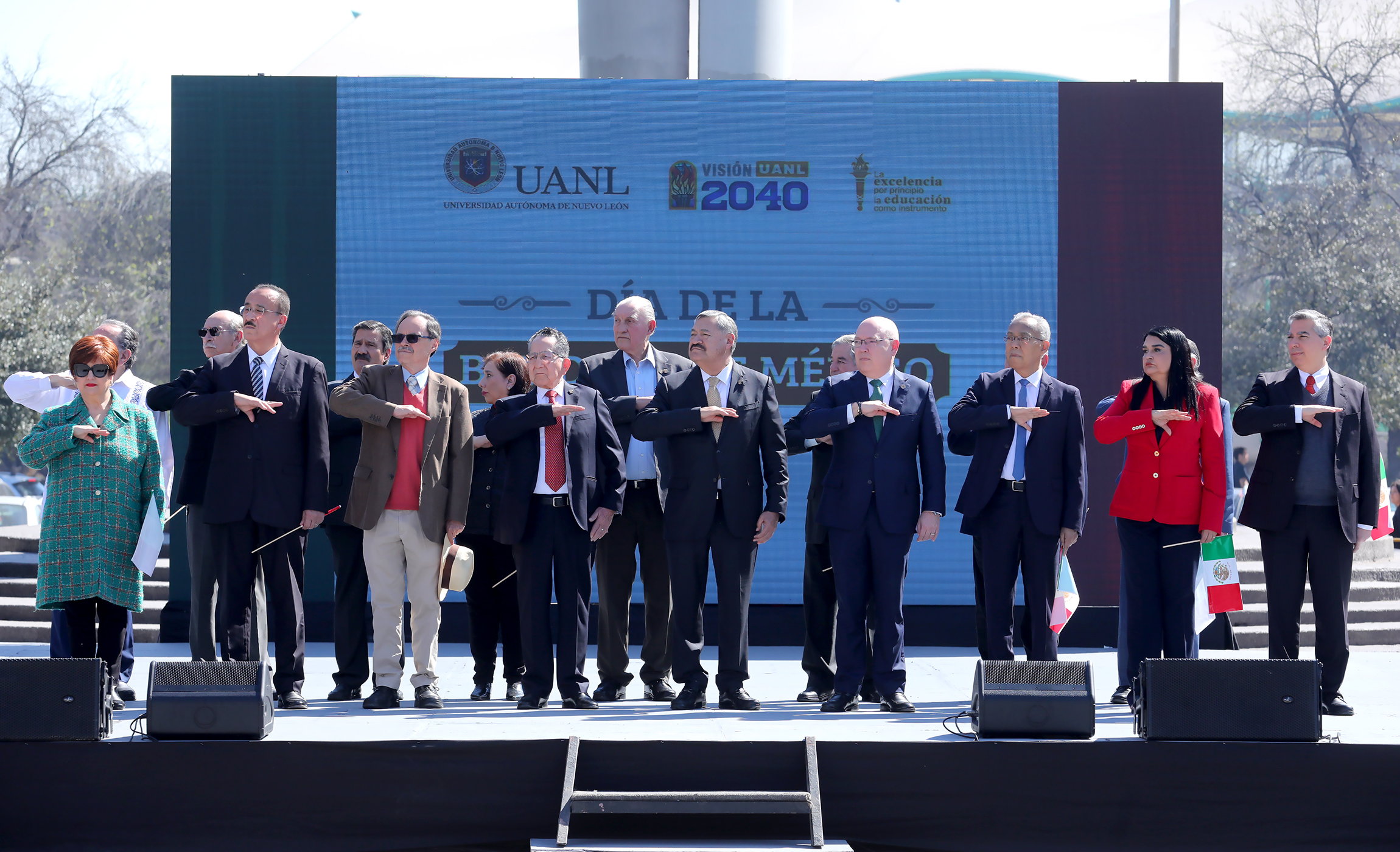 Conmemora UANL Día de la Bandera 