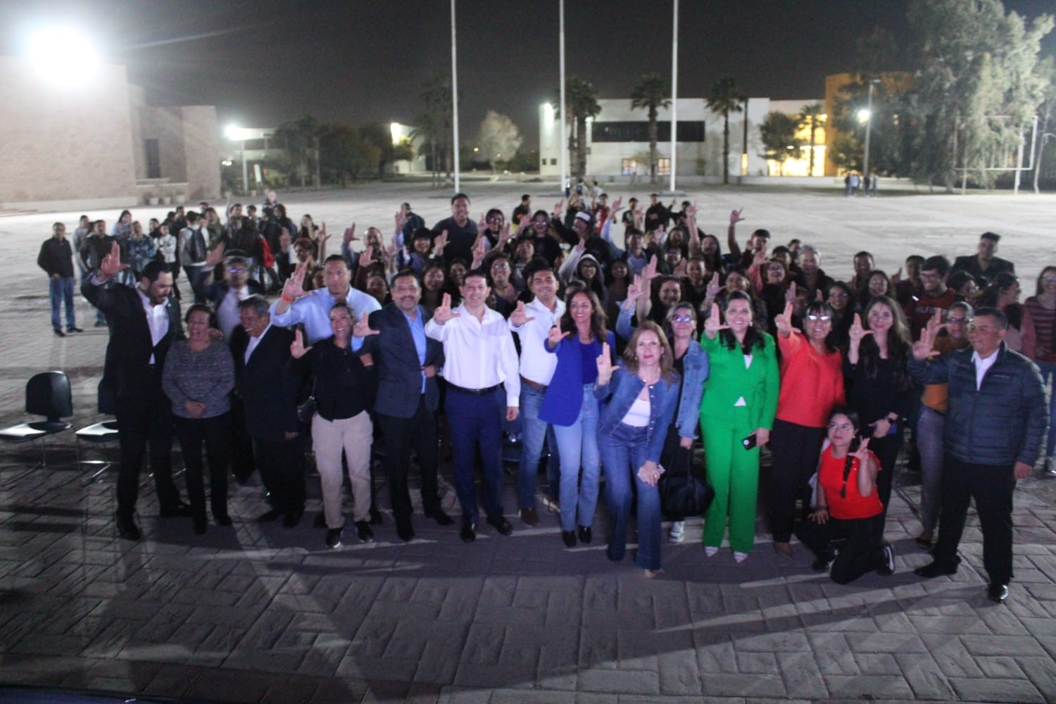 Octavio Pimentel, Rector de la UAdeC Cumple Compromiso con Mejorar el Alumbrado en el Campus Universitario de Torreón