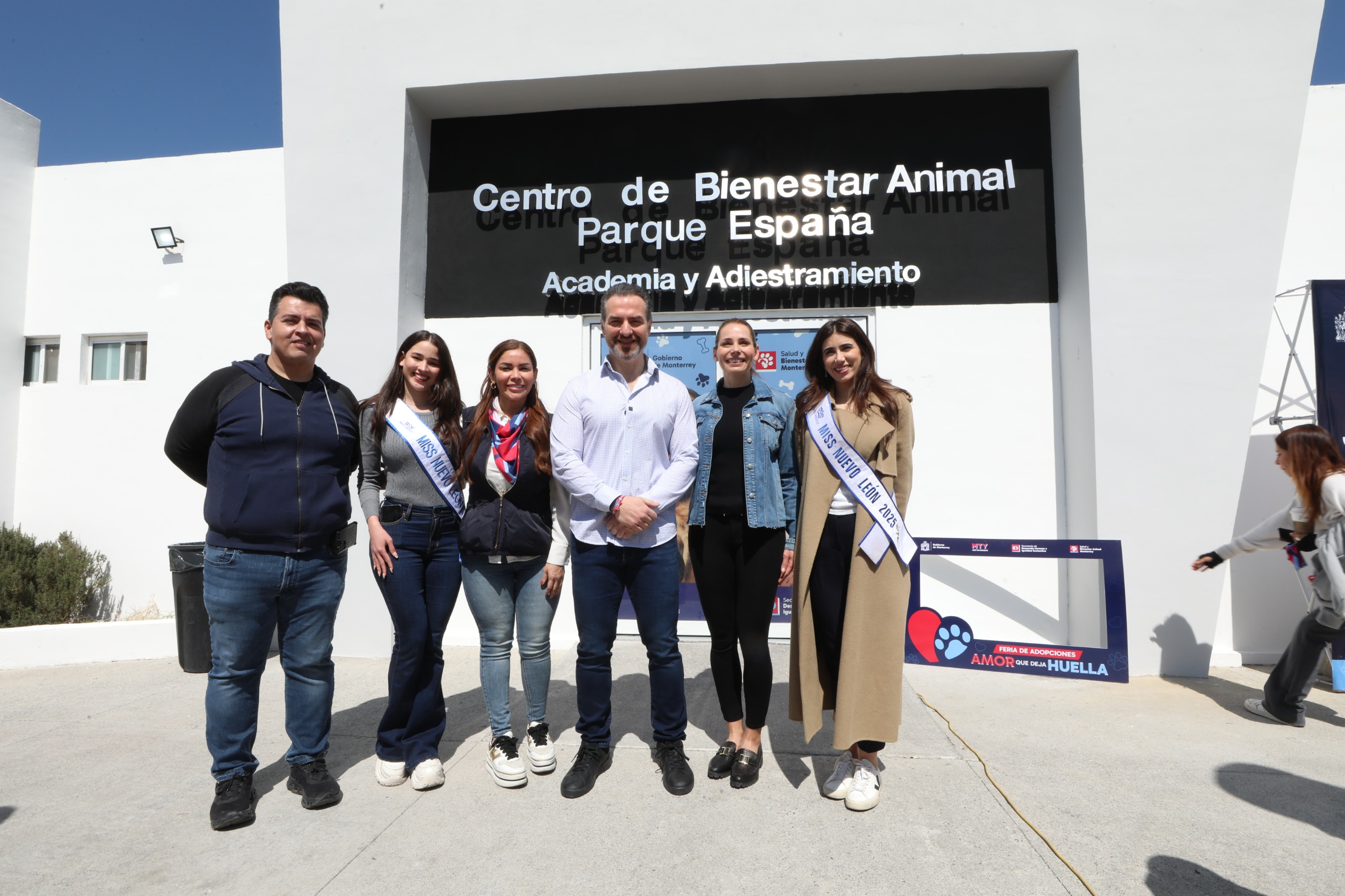 Fomenta Monterrey adopción gratuita de perros y gatos