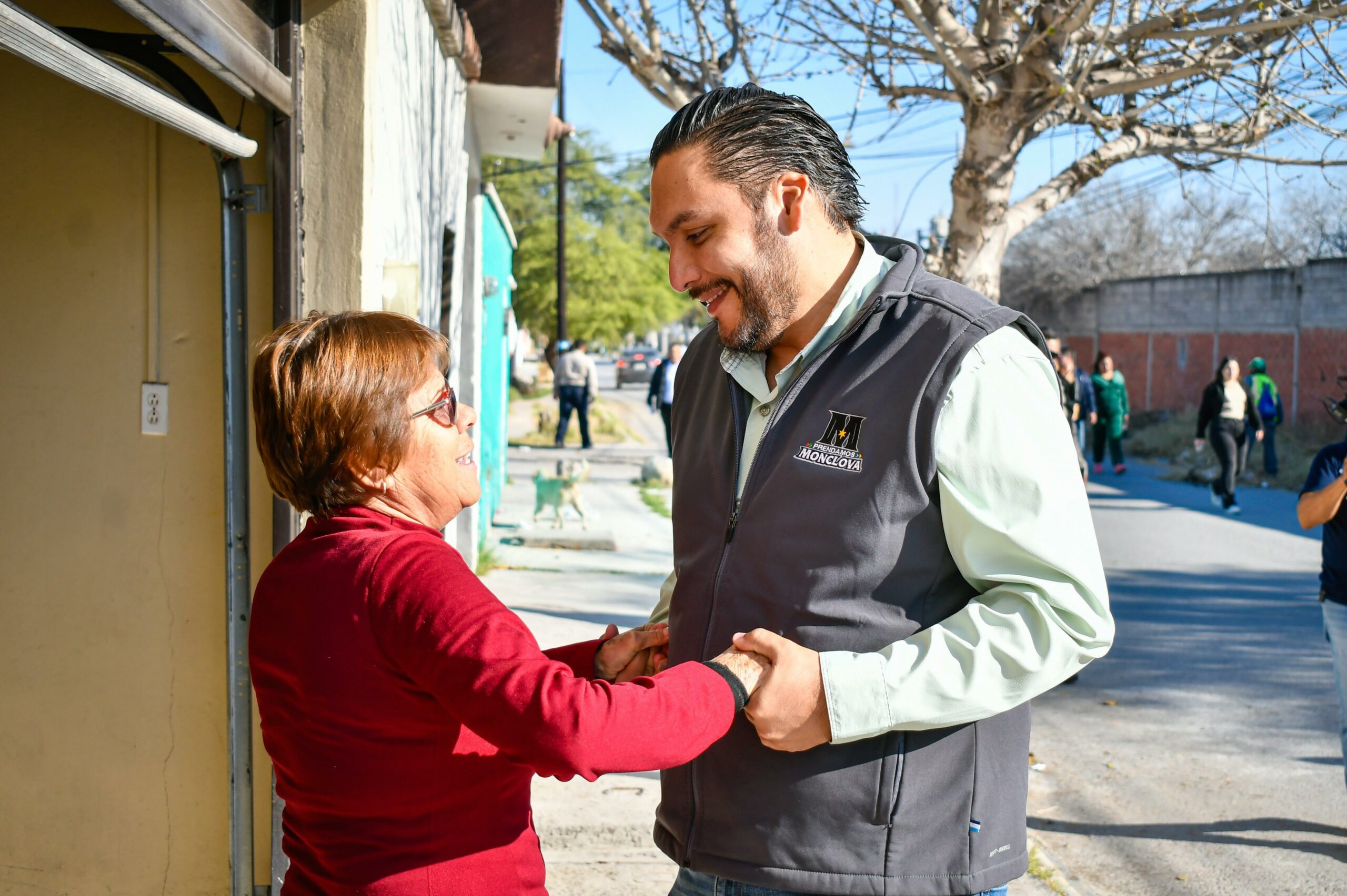 Carlos Villarreal supervisa limpieza y rehabilitación en escuelas de Monclova