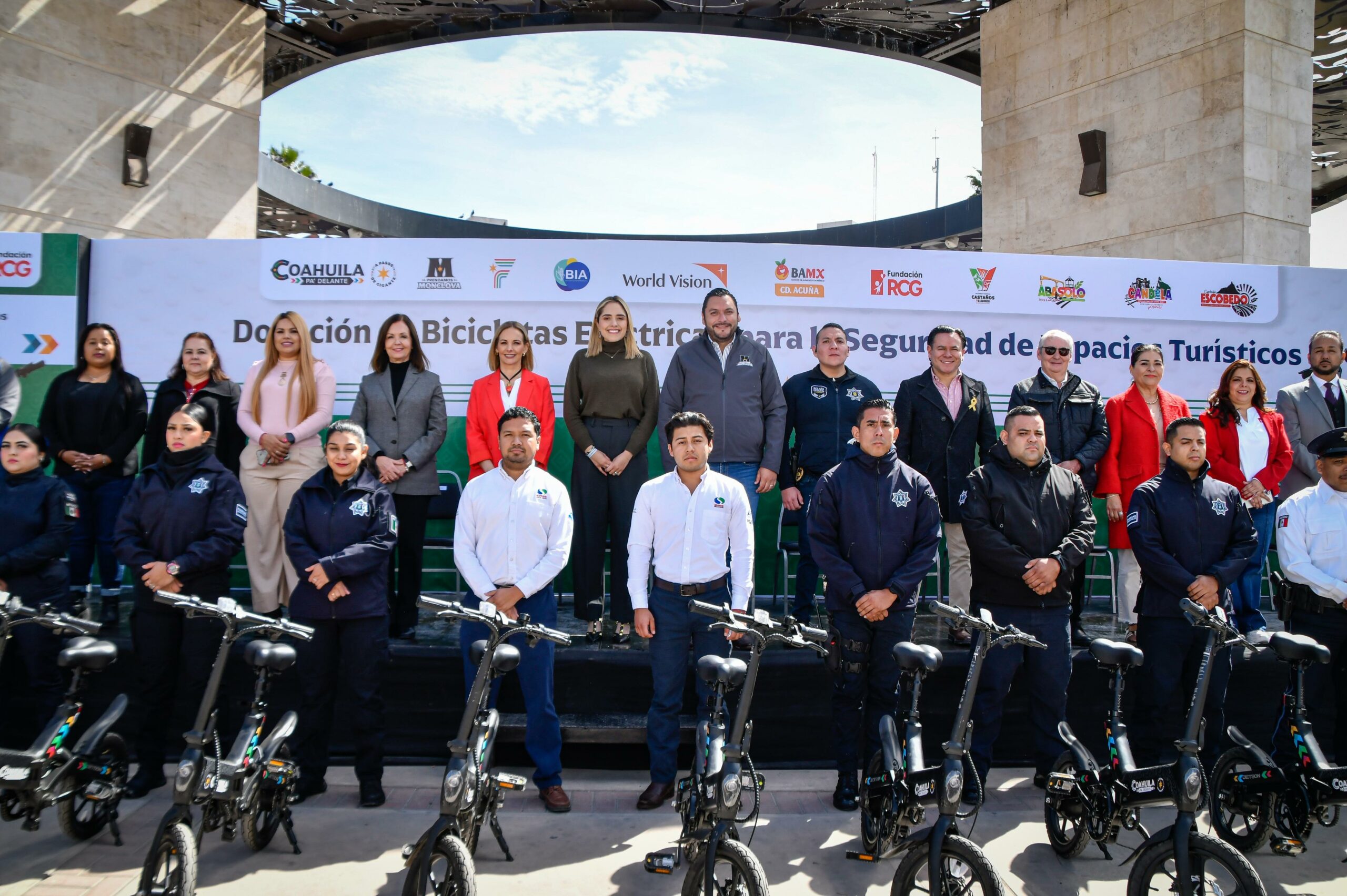 Carlos Villarreal fortalece la seguridad con bicicletas eléctricas para Monclova y la Región