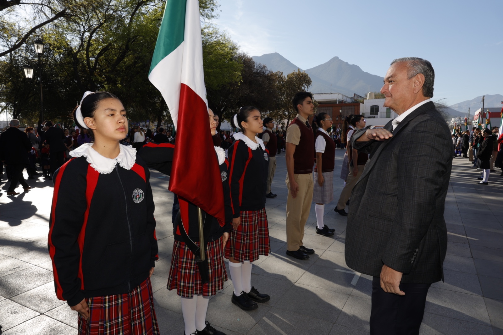 Celebran en Guadalupe el Día de la Bandera