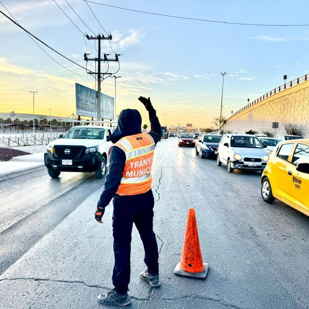 Instalan señalética vial en 10 cruceros de Torreón