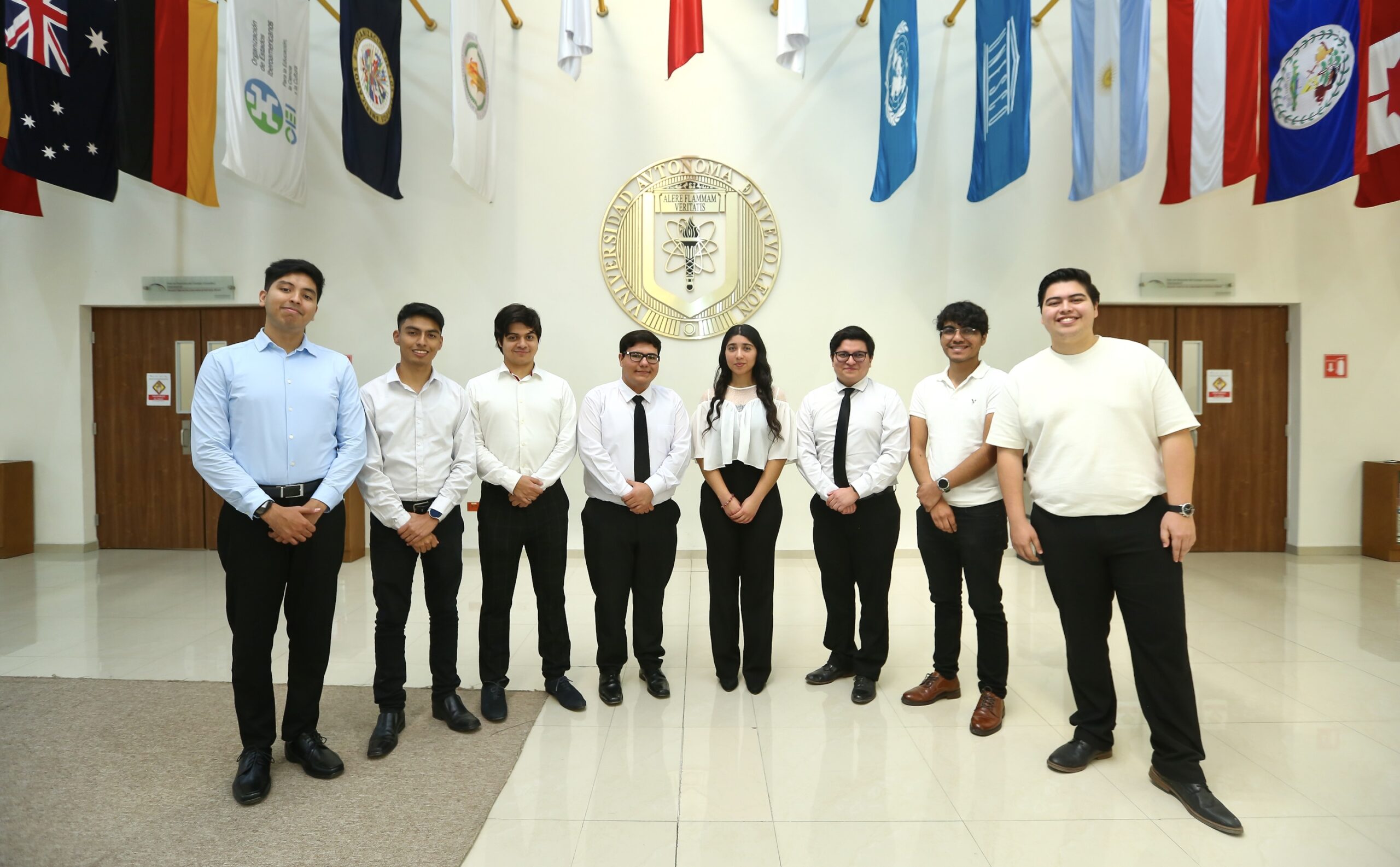 Ocho alumnos de la UANL realizarán estancias profesionales en la India