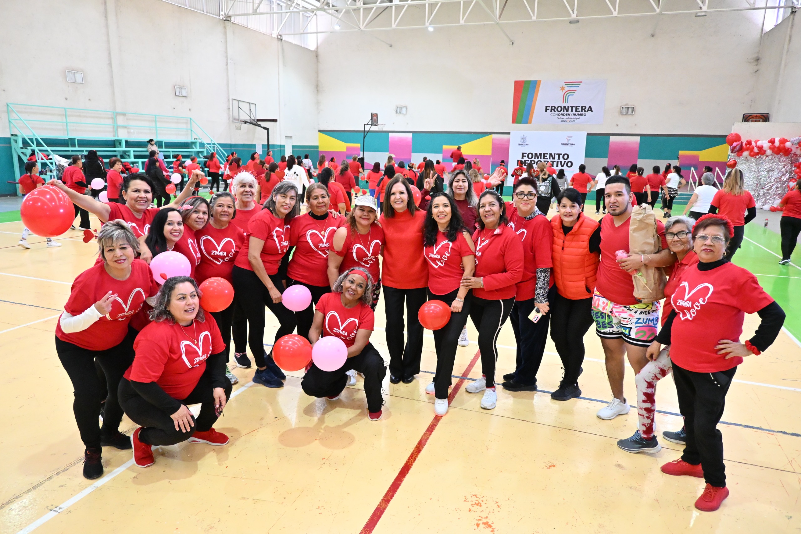 Sari Pérez baila con el corazón y activa a Frontera con zumba