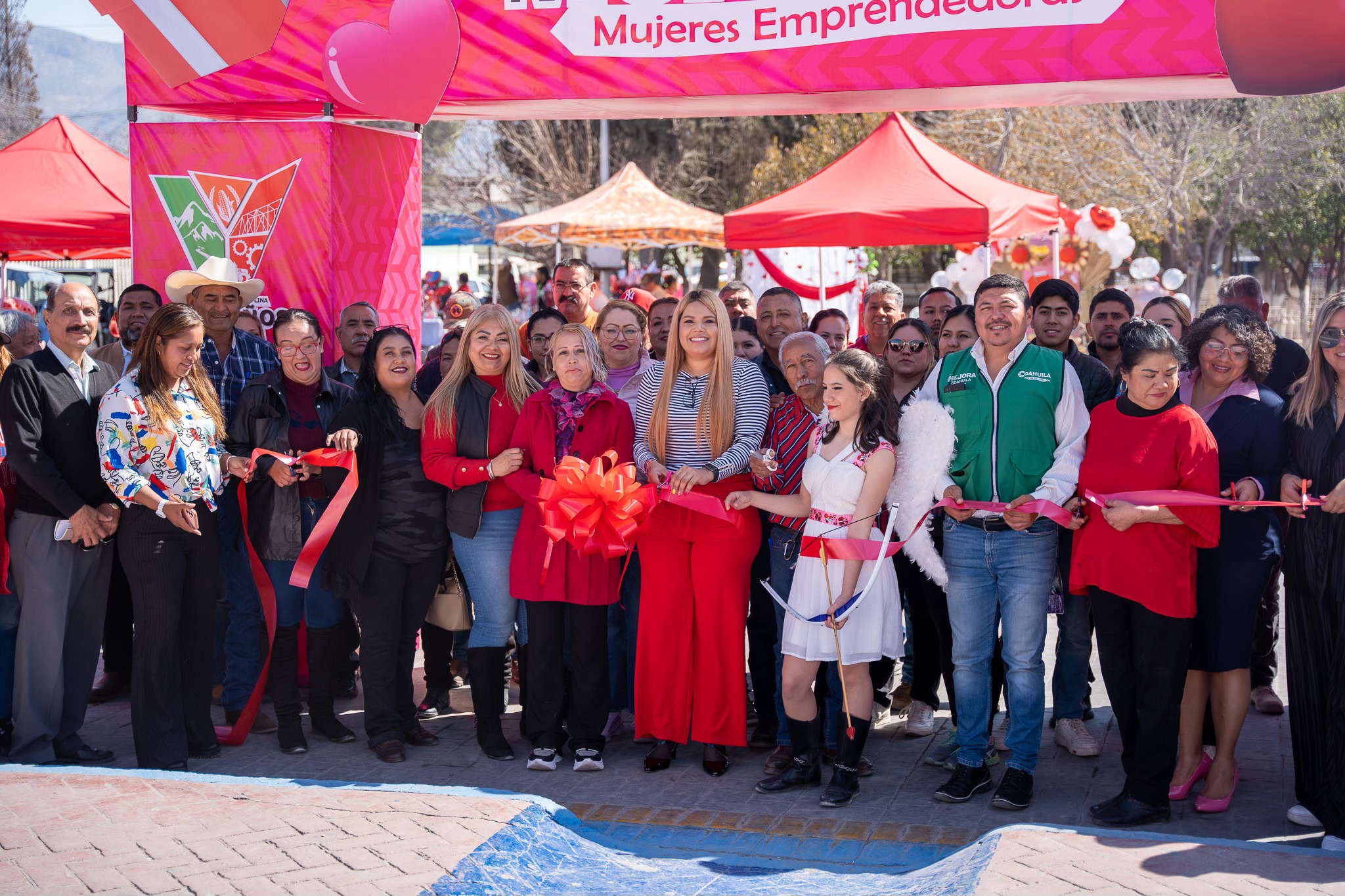 Impulsa Yesica Sifuentes creatividad y talento con “Mercadito de San Valentín”