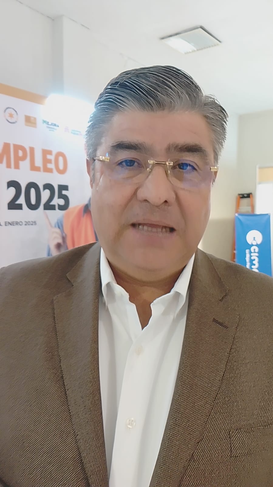 Laguneros acuden a Feria del Empleo en Torreón