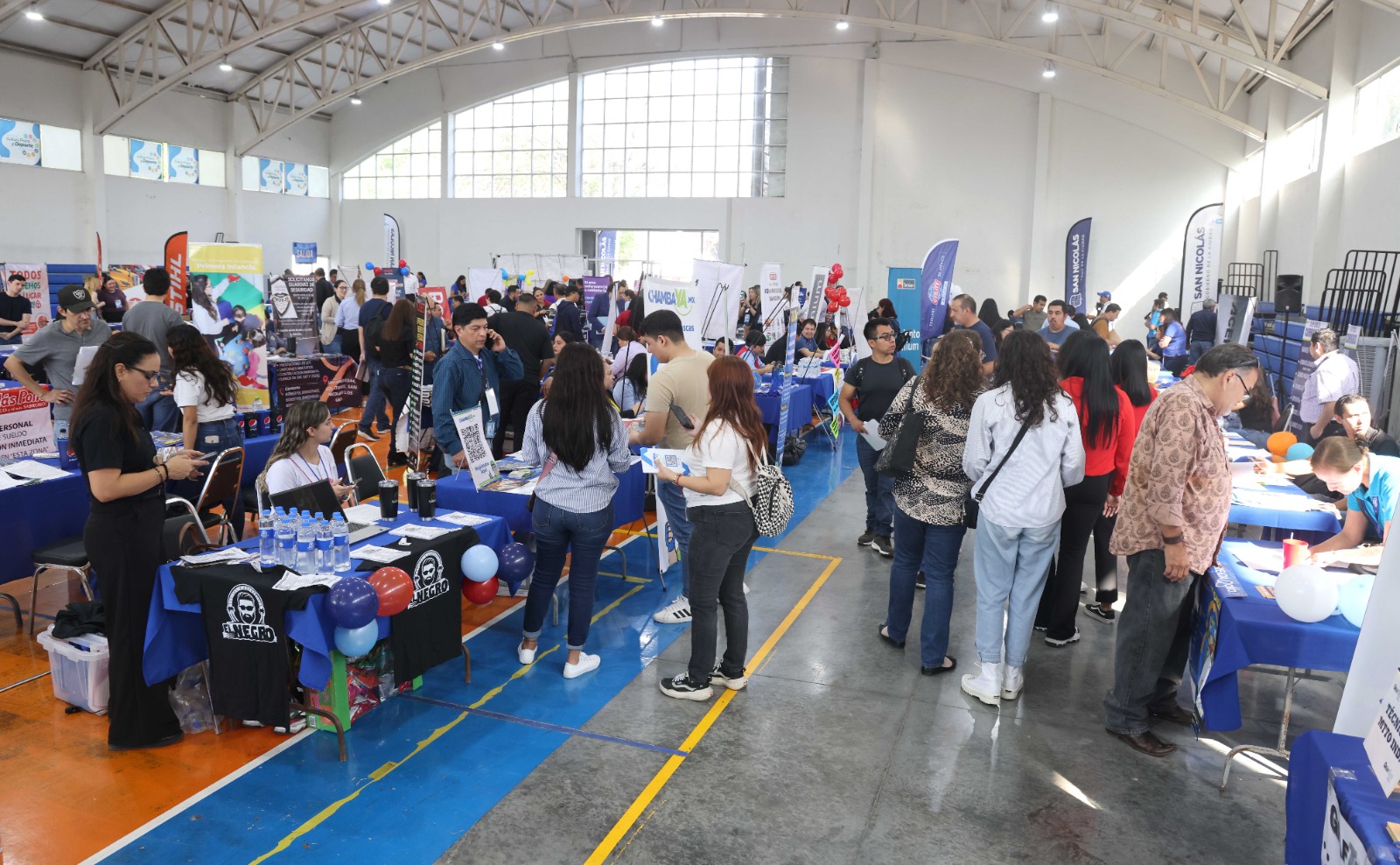 Oferta más de 7 mil trabajos en feria del empleo de San Nicolás