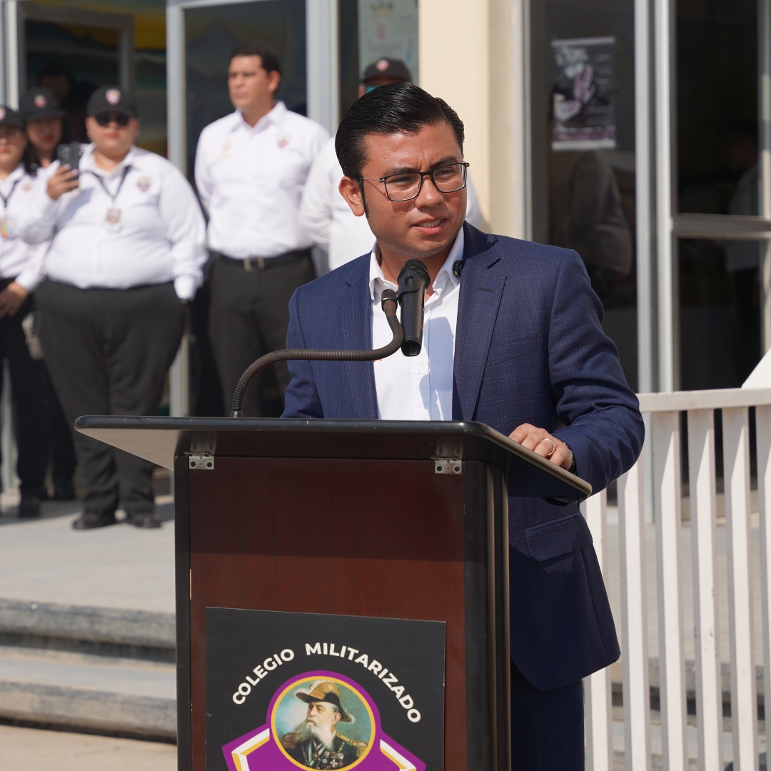 Inaugura Félix Arratia 7 nuevas aulas del Colegio Militarizado de Juárez