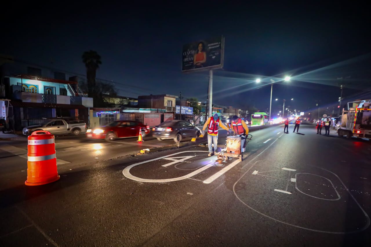 Interviene Monterrey avenidas durante la madrugada para mejorar la vialidad