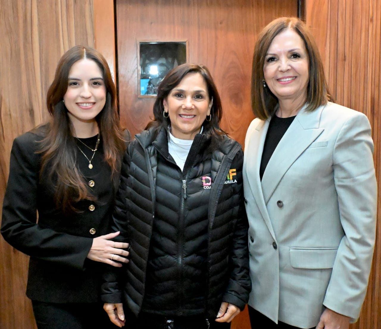 Gobernador Manolo Jiménez y Sarí Pérez impulsan a las mujeres emprendedoras con el Mercadito de San Valentín