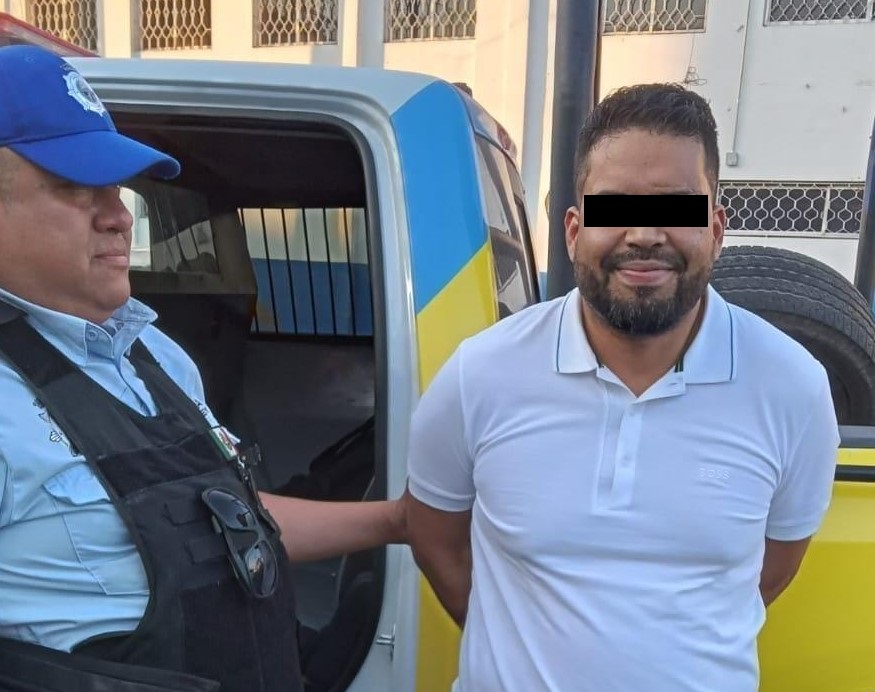 Detiene Policía de Monterrey a venezolano con droga y 34 tarjetas bancarias