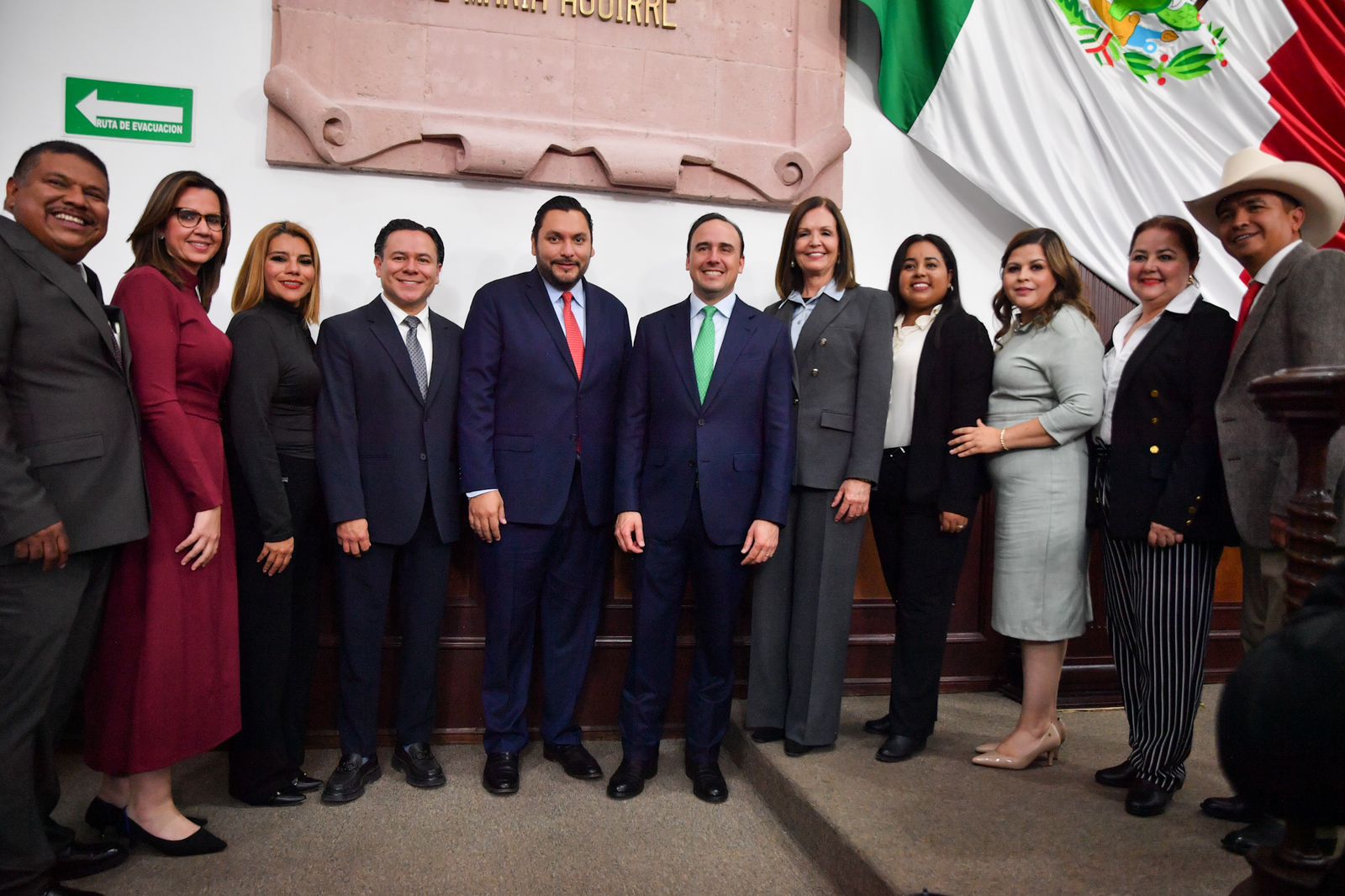 Carlos Villarreal reconoce al Ejército Mexicano en la conmemoración de su 112º aniversario. 