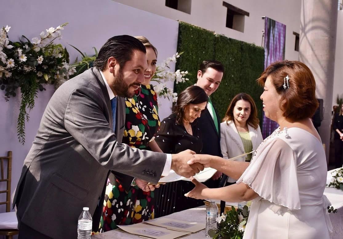 Unen sus vidas 220 parejas en Bodas Comunitarias en Monclova