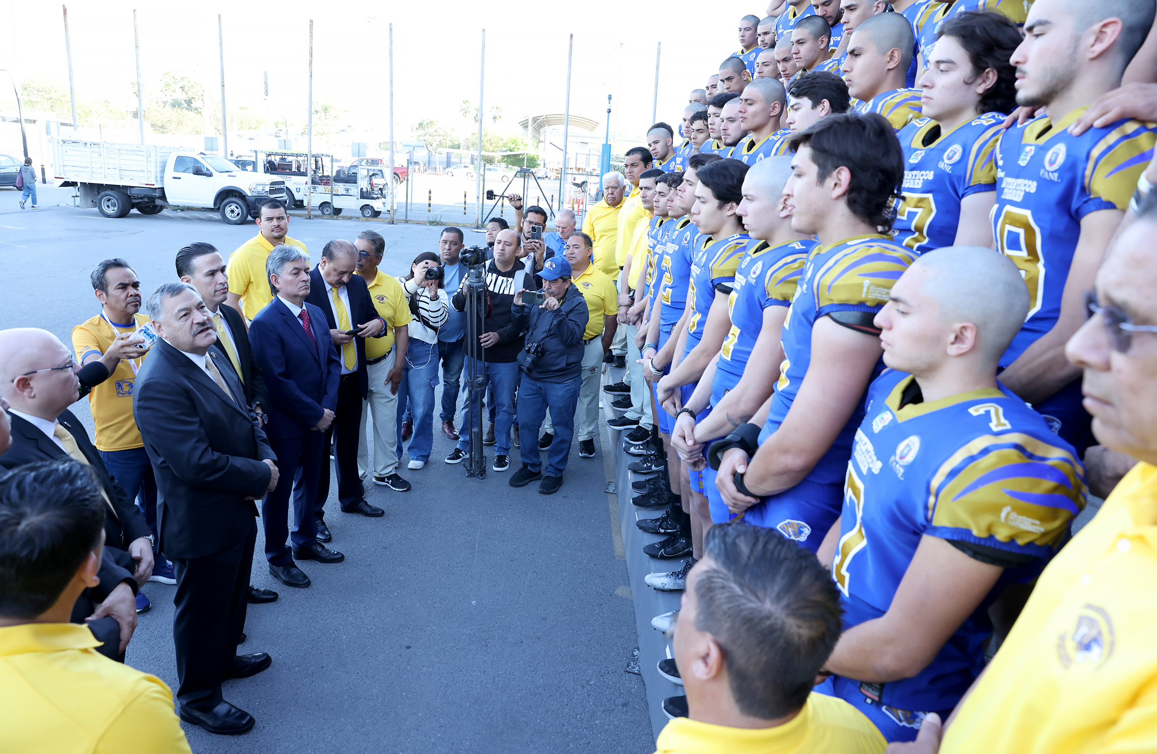 Presenta Auténticos Intermedia equipo que defenderá el campeonato de la ONEFA