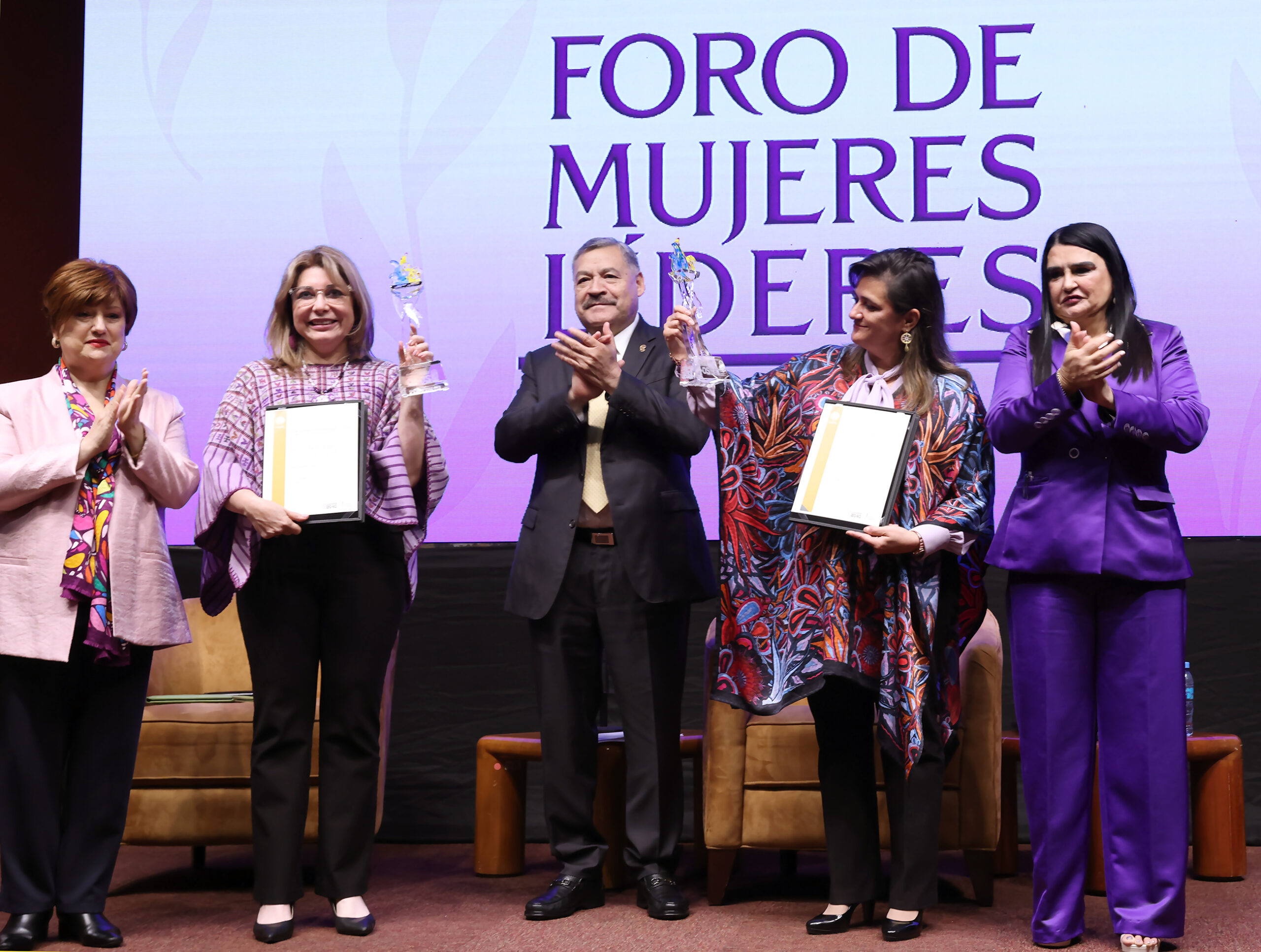 Reflexionan sobre derechos y empoderamiento de las mujeres Reflexionan sobre derechos y empoderamiento de las mujeres