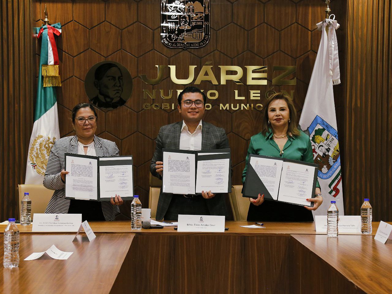  Fortalece Juárez transparencia con firma de convenio de colaboración