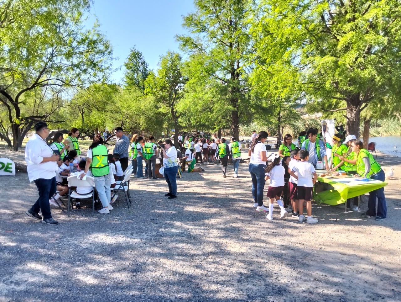 Impulsan Gobierno de Monterrey y la UANL conservación del Parque Lago con Feria Ambiental