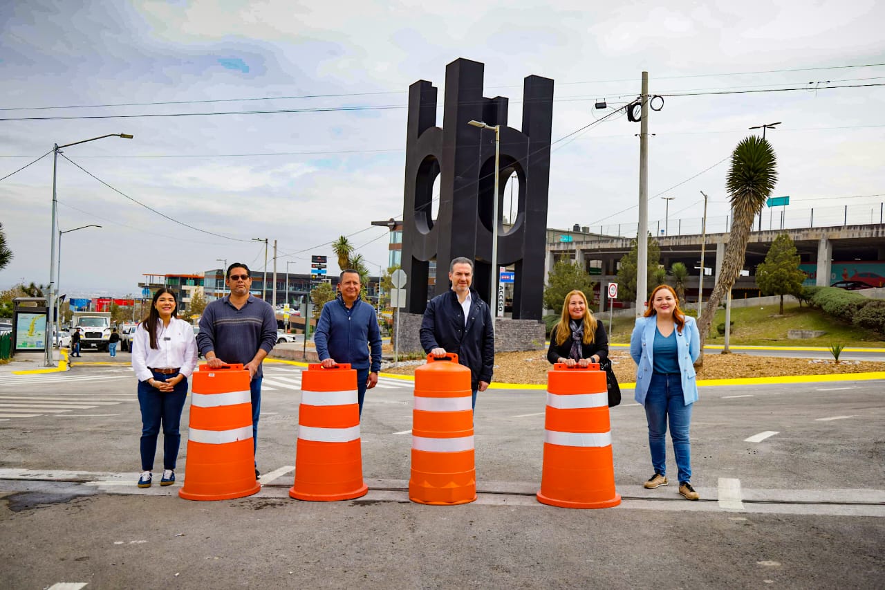 Entrega Monterrey obra en Paseo de los Leones y Puerta de Hierro