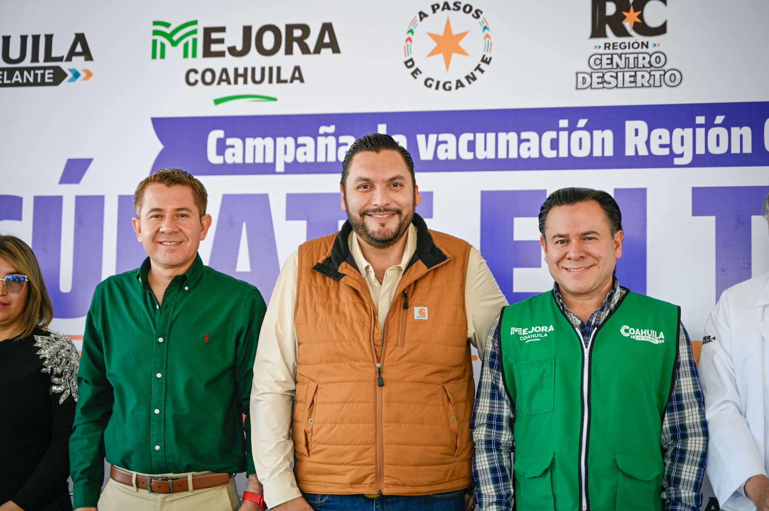 Carlos Villarreal estuvo presente en el arranque del programa “Vacúnate en Tu Escuela”