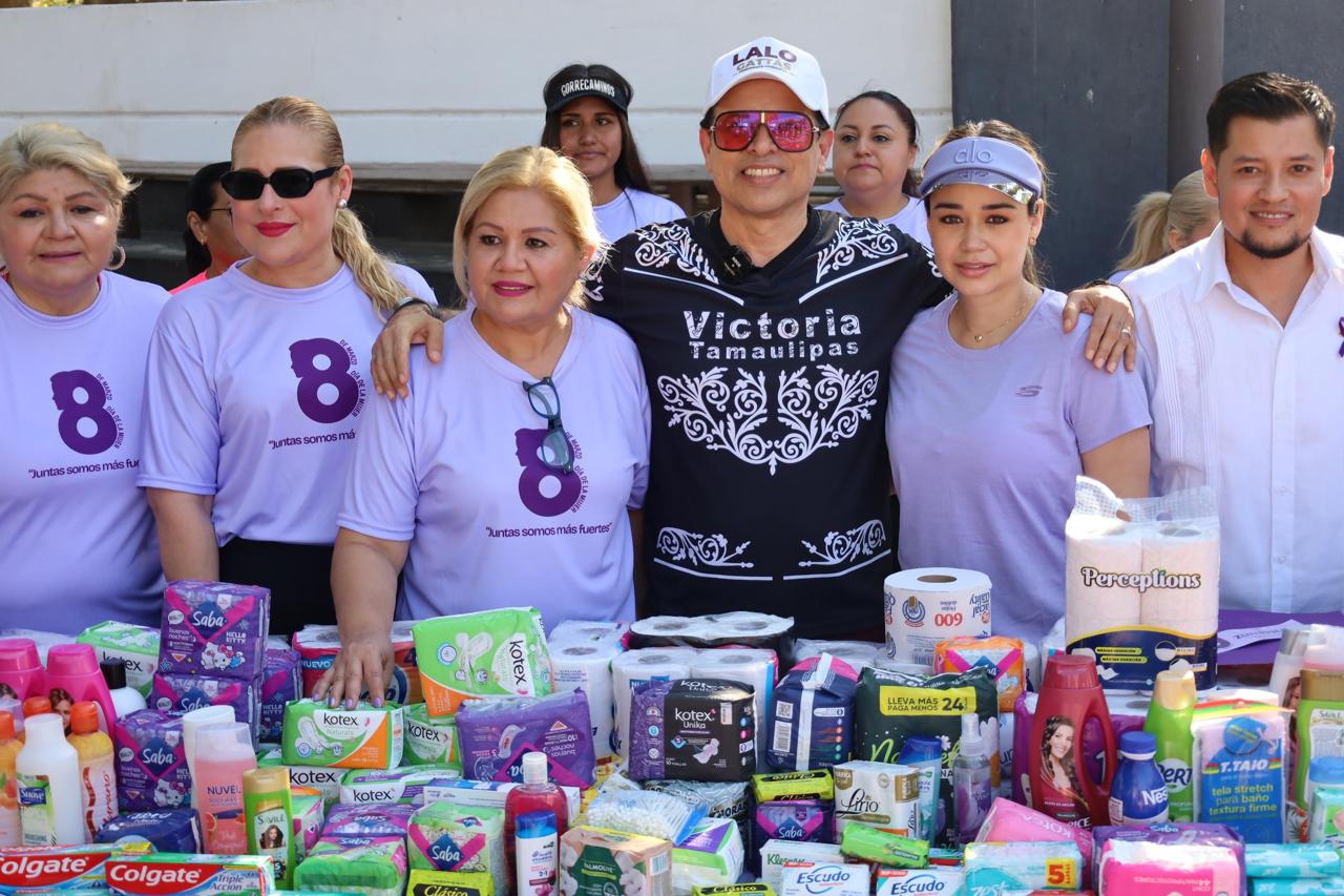 Participan Lalo y Lucy en Zumbaton del Día de la Mujer