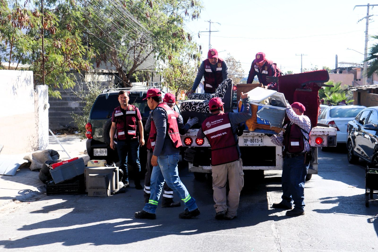 Recolecta Santa Catarina más de 130 toneladas de escombro y cacharro