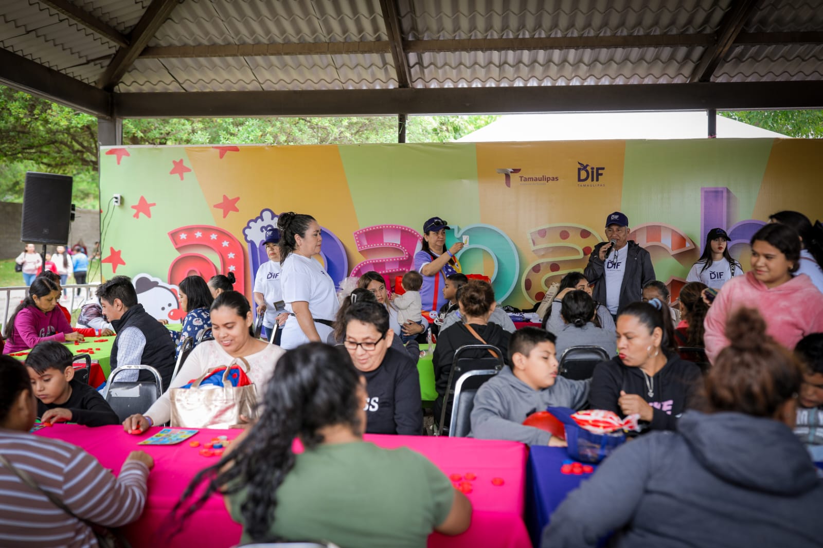Américo y María de Villarreal conviven con miles de familias en DIFzania Américo y María de Villarreal conviven con miles de familias en DIFzania