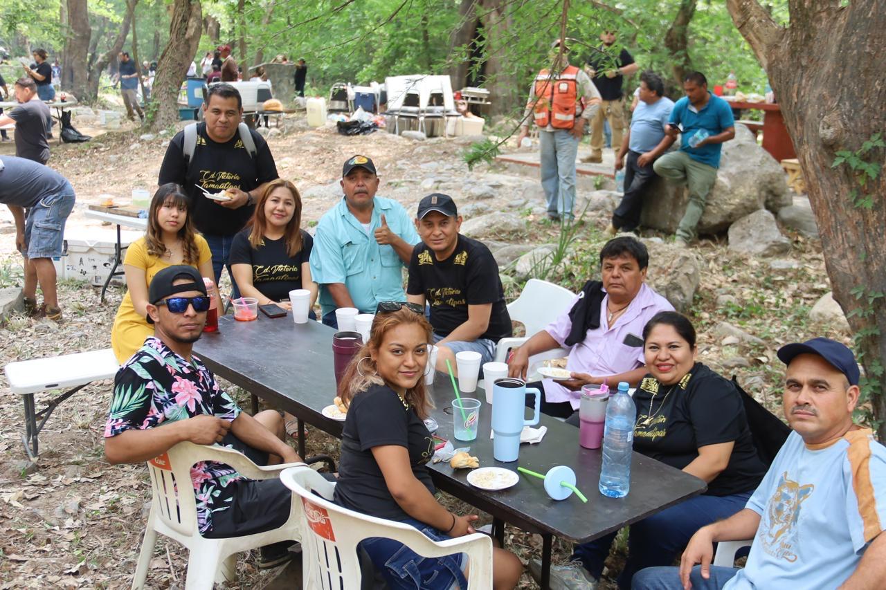 Degustan vacacionistas Parrillada Fest en Los Troncones Degustan vacacionistas Parrillada Fest en Los Troncones