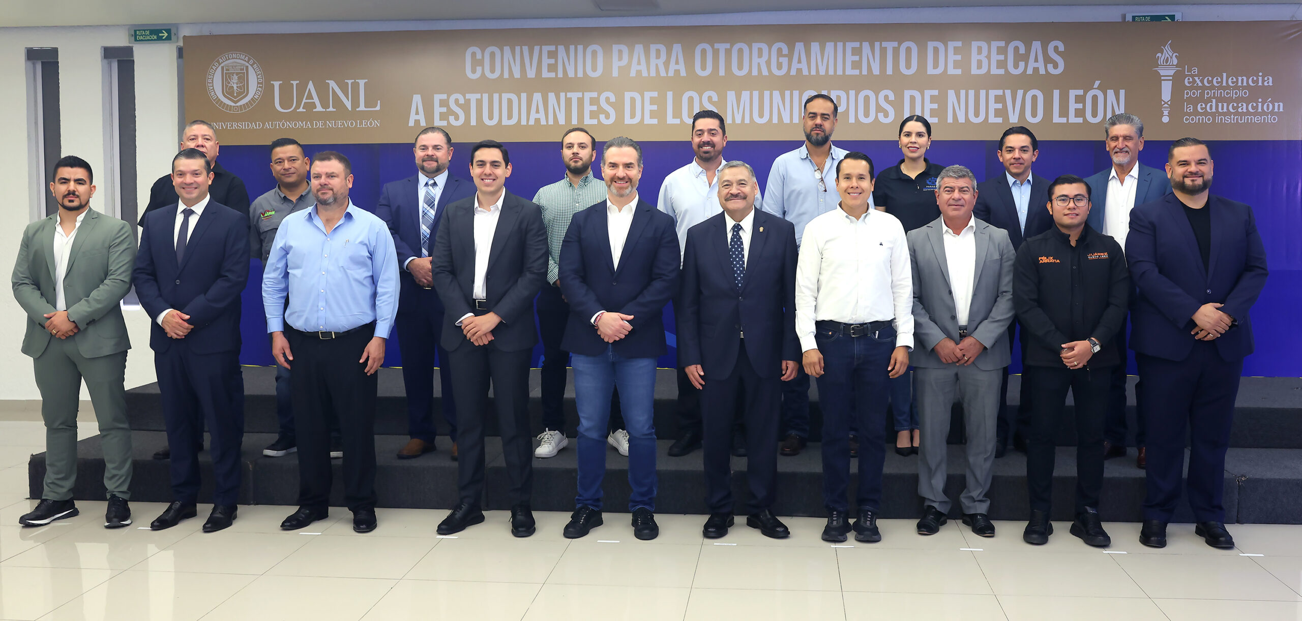 Otorgará UANL becas a estudiantes de 27 municipios de Nuevo León Otorgará UANL becas a estudiantes de 27 municipios de Nuevo León