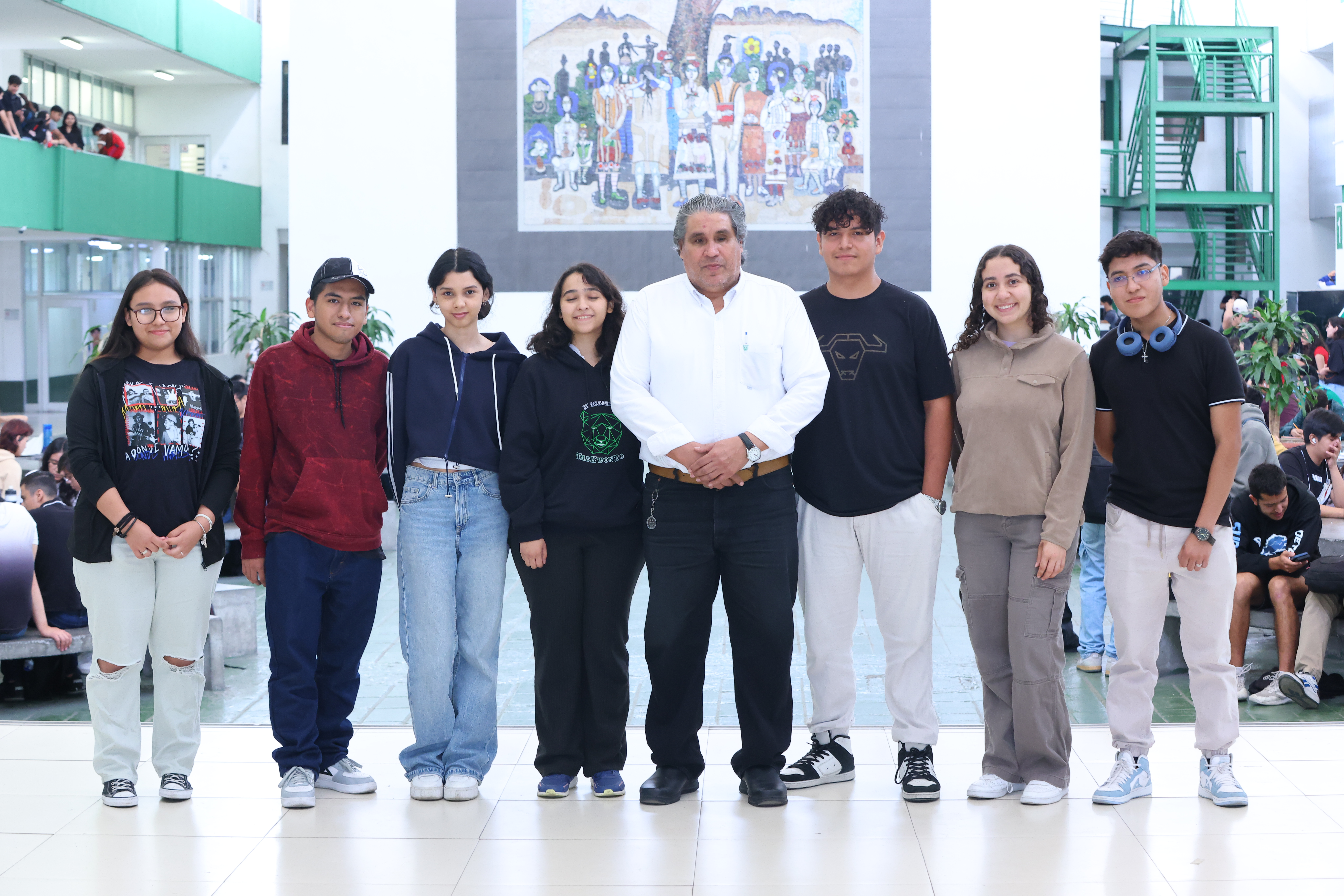 Inspira maestro de la UANL a que alumnos cumplan sus sueños Inspira maestro de la UANL a que alumnos cumplan sus sueños