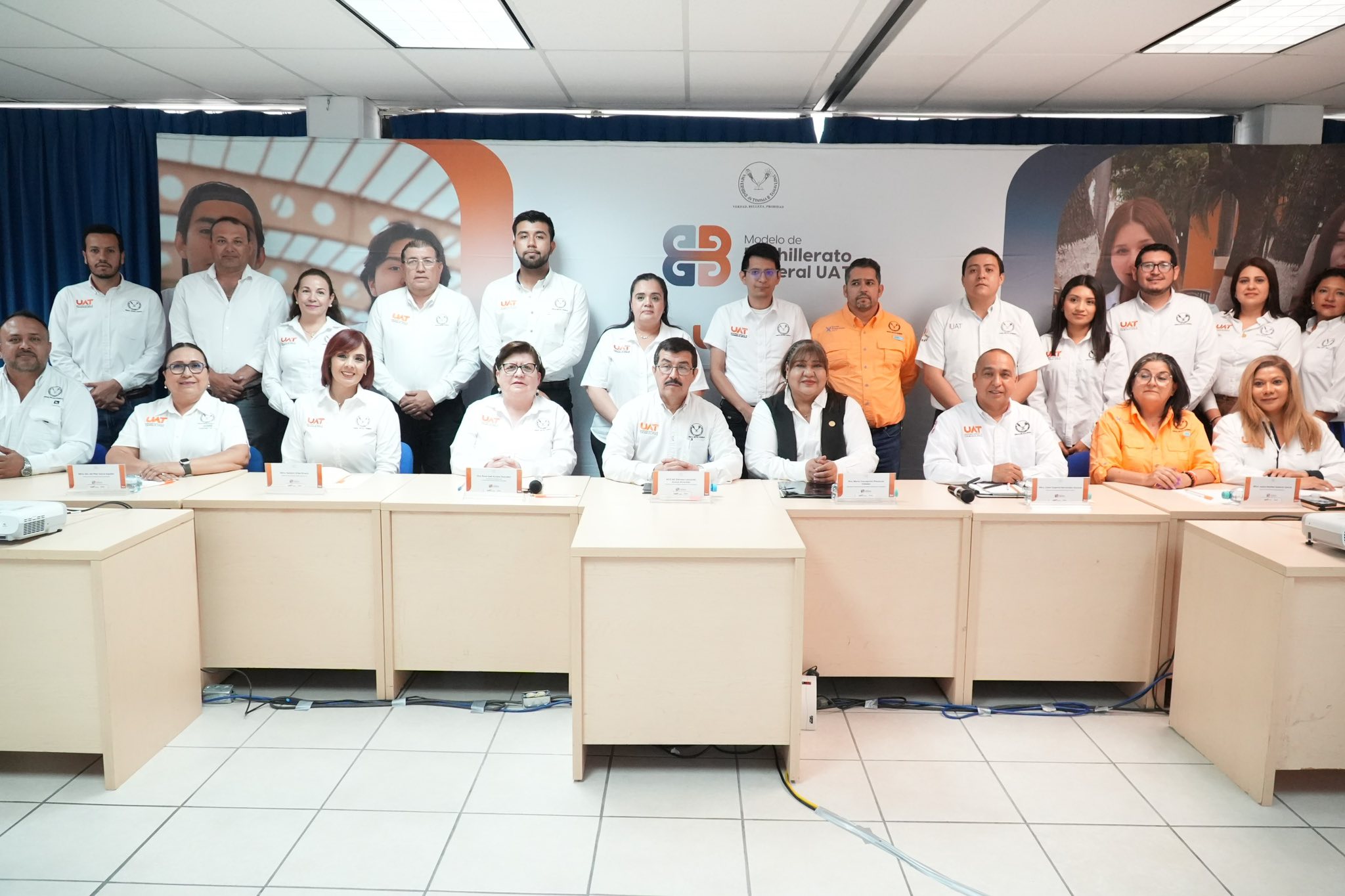 Implementa la UAT prepa en línea Implementa la UAT prepa en línea