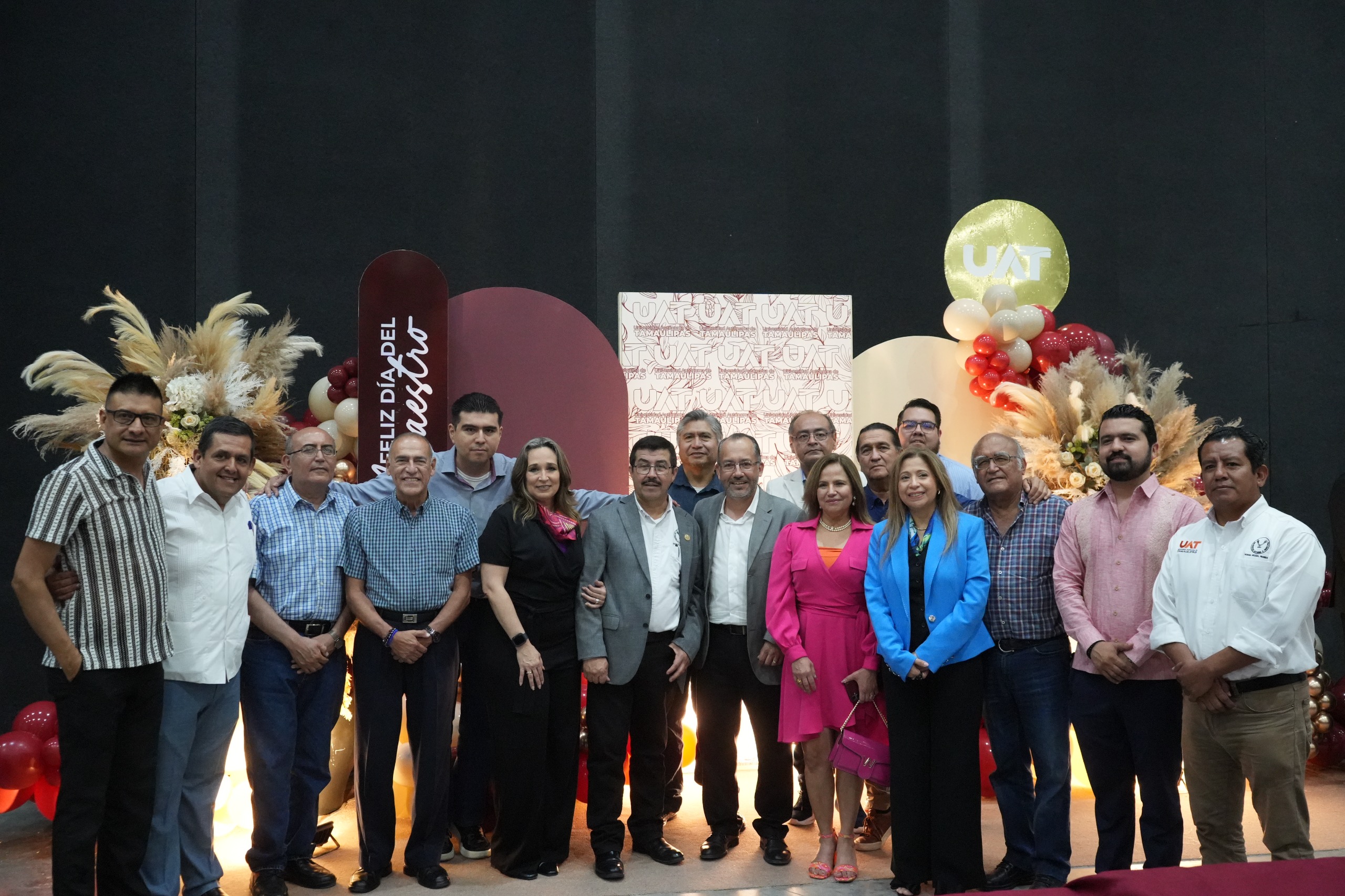 Reafirma Dámaso Anaya, rector de la UAT su reconocimiento al personal académico Reafirma Dámaso Anaya, rector de la UAT su reconocimiento al personal académico