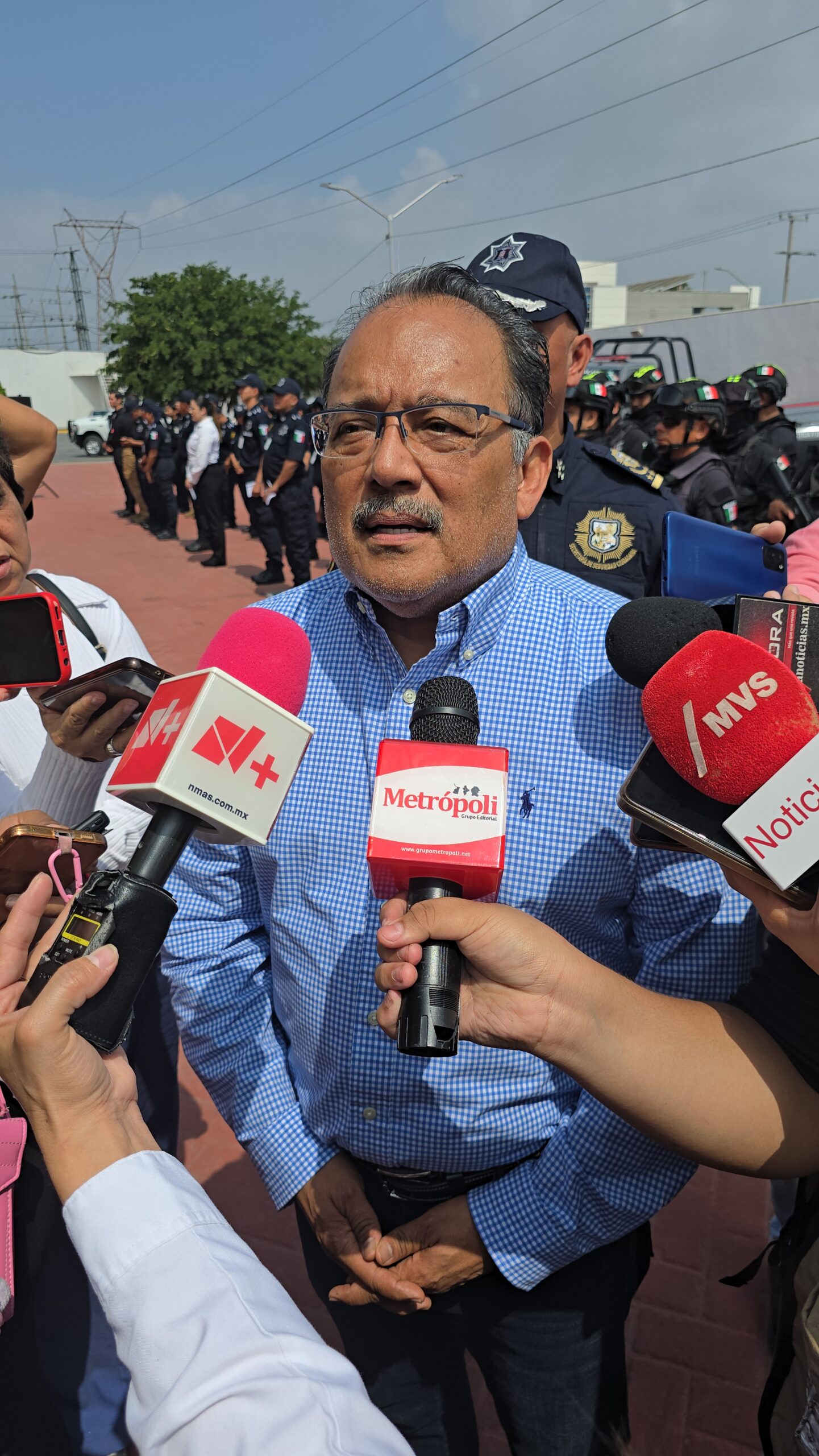 Reconoce Andrés Mijes a policías destacados Reconoce Andrés Mijes a policías destacados