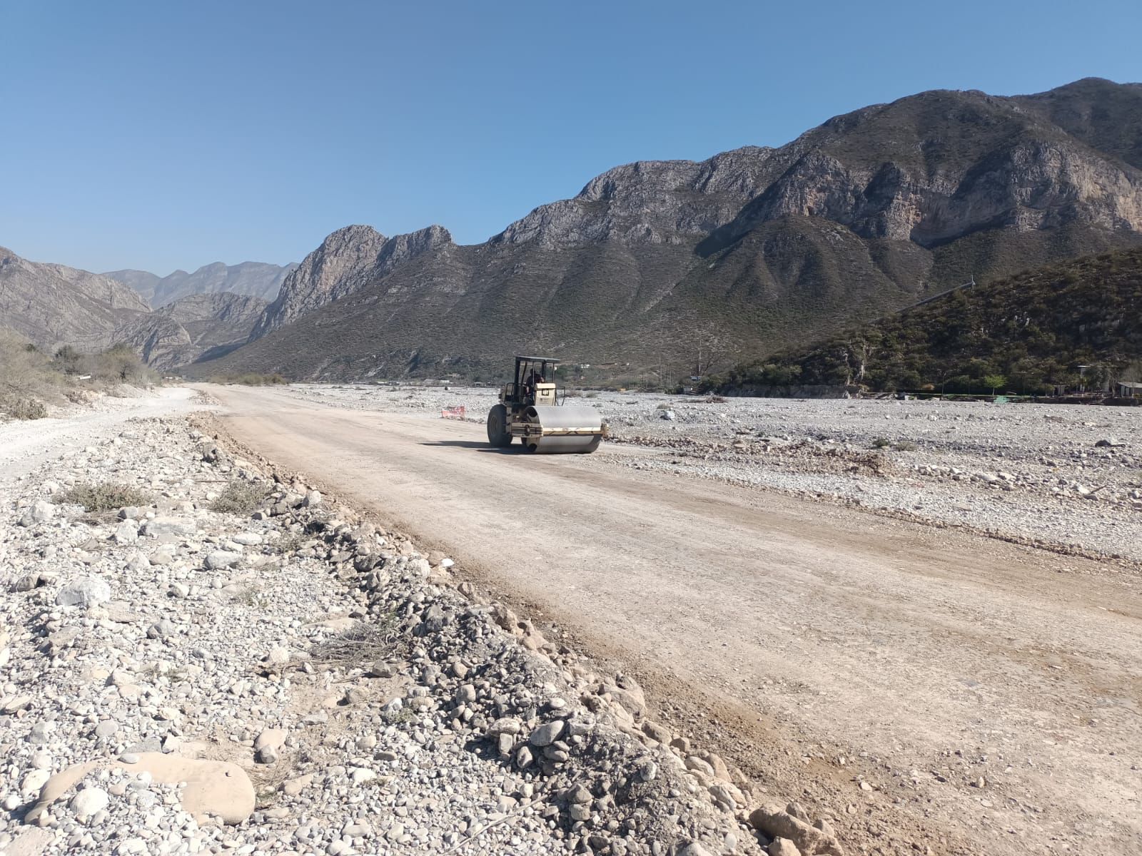 Registra 55% de avance rehabilitación de camino en La Huasteca Registra 55% de avance rehabilitación de camino en La Huasteca