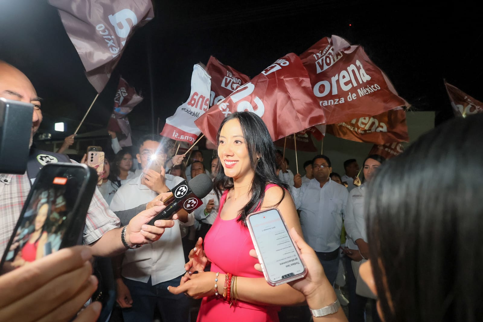 Betzabé Martínez Afirma que con honestidad, su plan de gobierno y acciones son viables en lo financiero. Betzabé Martínez Afirma que con honestidad, su plan de gobierno y acciones son viables en lo financiero.