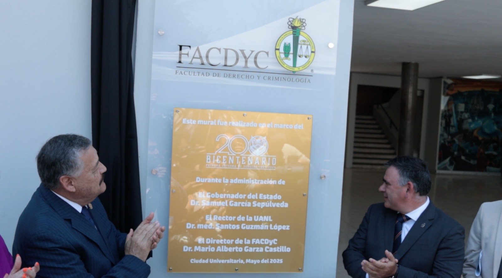 Develan mural “La génesis como memoria histórica en el derecho” en la FACDyC Develan mural “La génesis como memoria histórica en el derecho” en la FACDyC