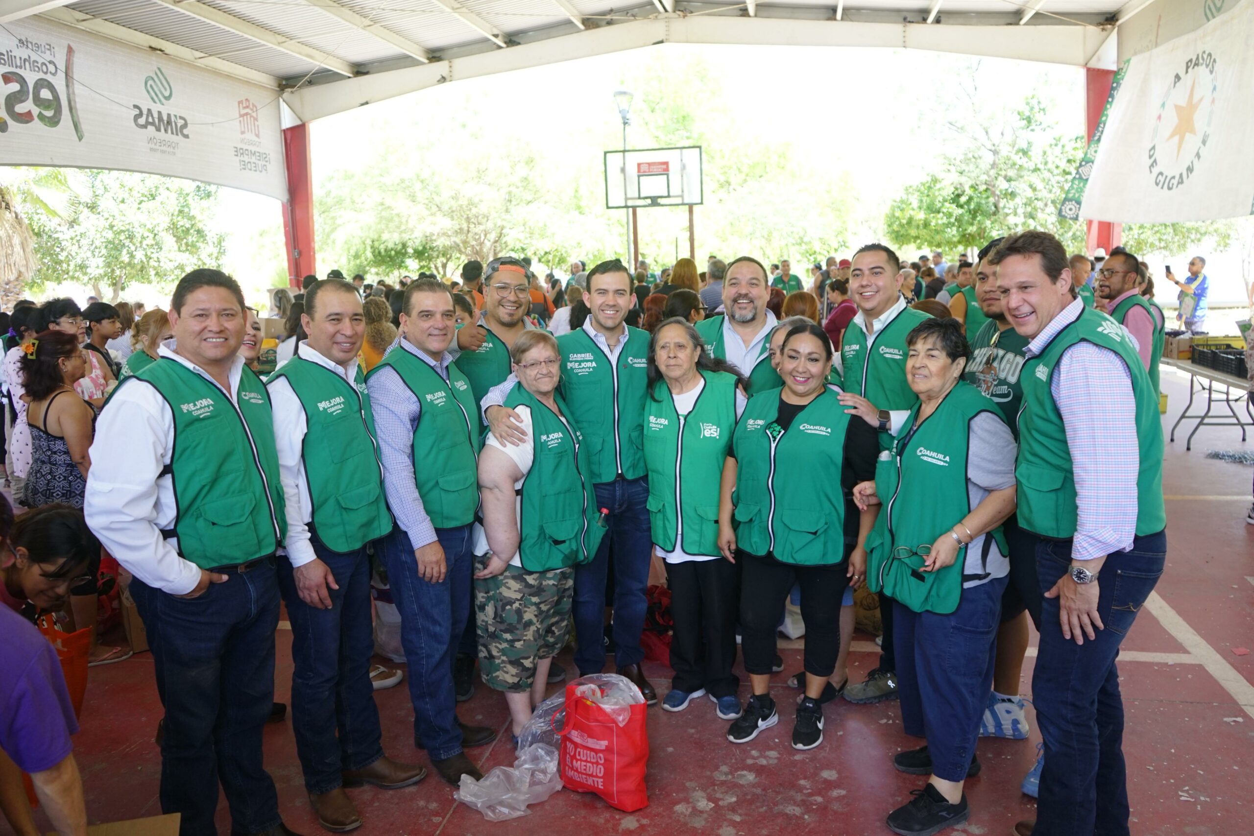 Mercadito Mejora continúa apoyando a la economía de las familias torreonenses Mercadito Mejora continúa apoyando a la economía de las familias torreonenses