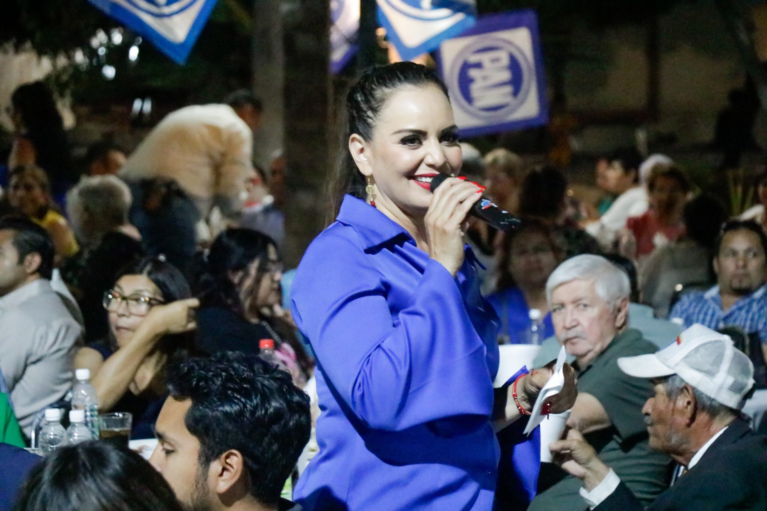 Panistas de Lerdo manifiestan el apoyo y respaldo a Susy Torrecillas Panistas de Lerdo manifiestan el apoyo y respaldo a Susy Torrecillas