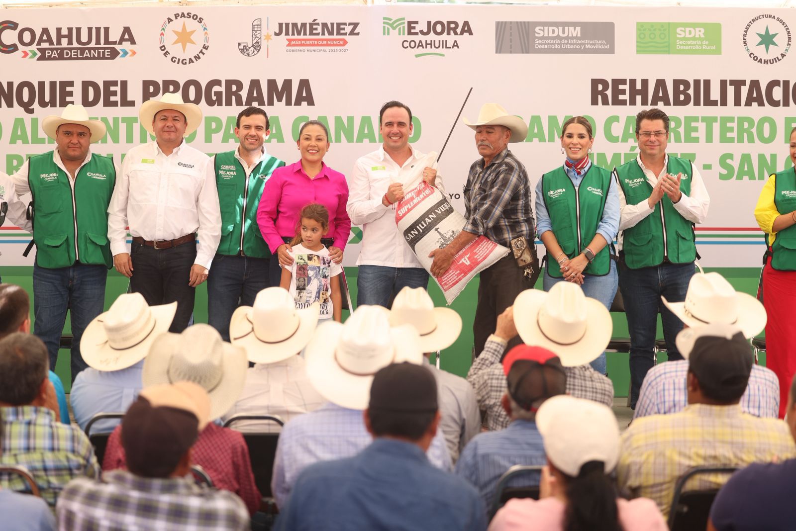 Arranca Manolo Jiménez programa de suplemento alimentario para productores de Coahuila Arranca Manolo Jiménez programa de suplemento alimentario para productores de Coahuila