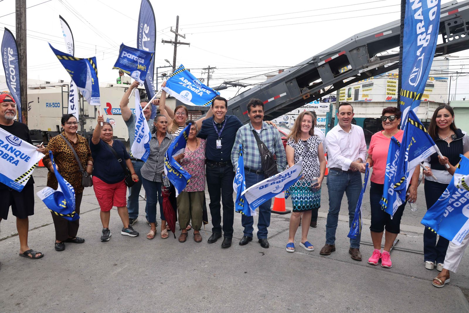 Arranca Daniel Carrillo con rehabilitación de Av. Santo Domingo; va por más de 3 kilómetros Arranca Daniel Carrillo con rehabilitación de Av. Santo Domingo; va por más de 3 kilómetros