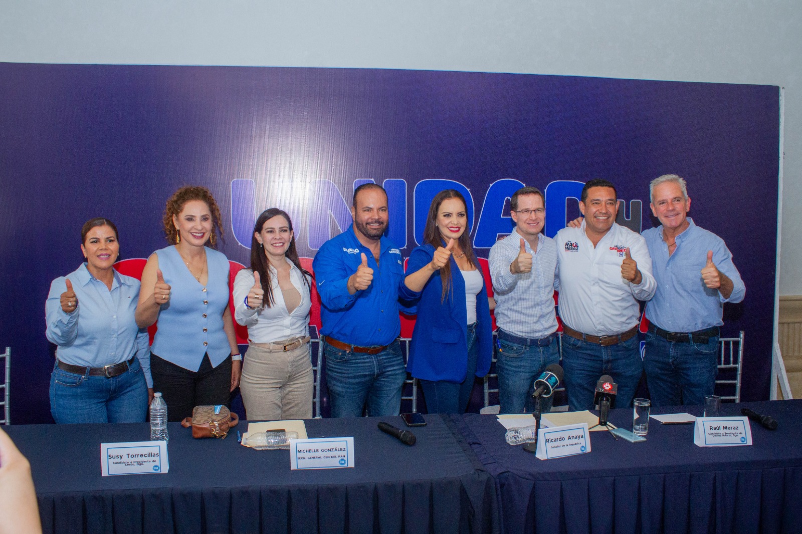 Panistas refrendaron su apoyo a la candidatura de Raúl Meraz en Gómez Palacio Panistas refrendaron su apoyo a la candidatura de Raúl Meraz en Gómez Palacio
